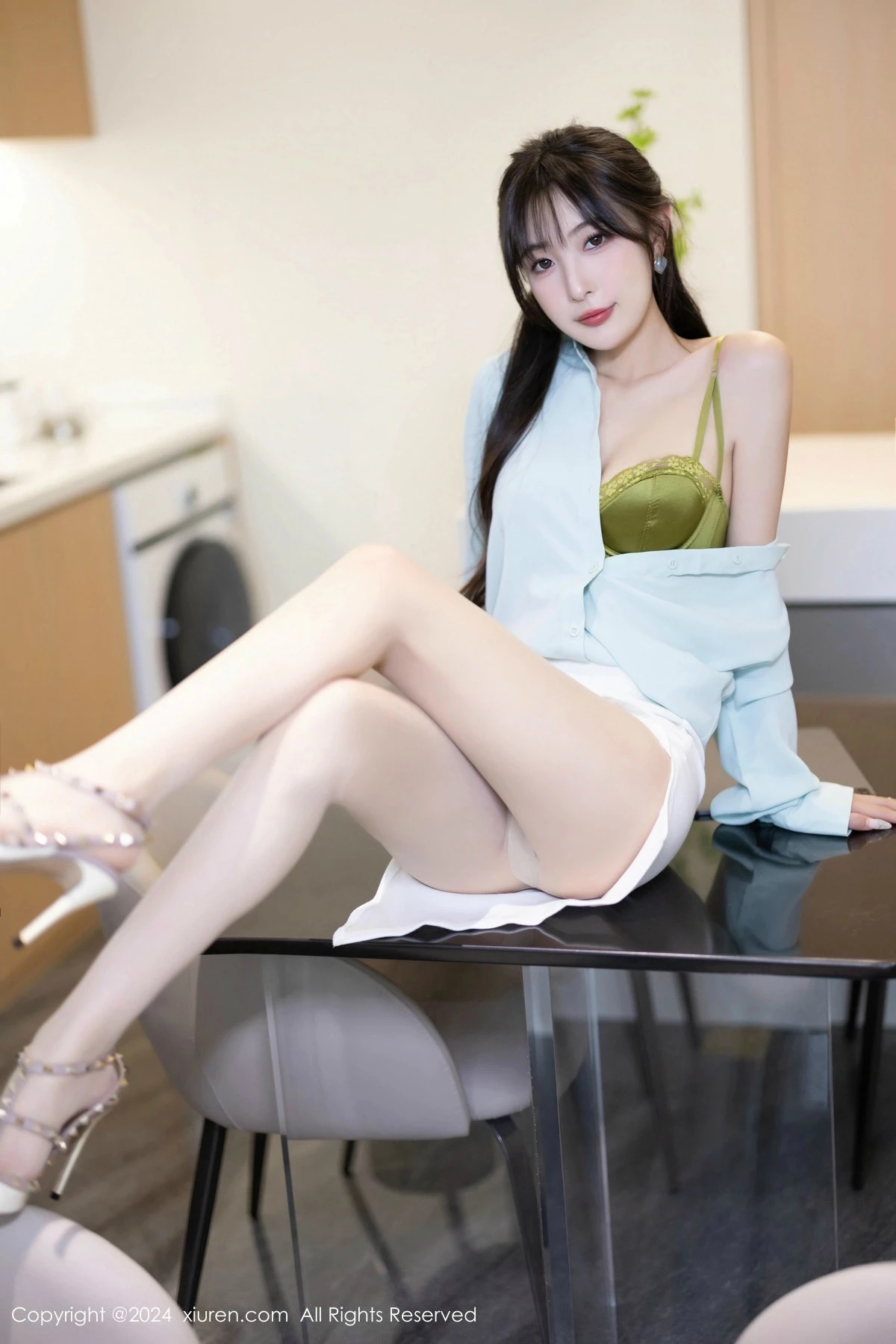 林星阑性感浅绿衬衫配白短裙露超薄肉丝秀曼妙身姿绝美写真 第 42 张
