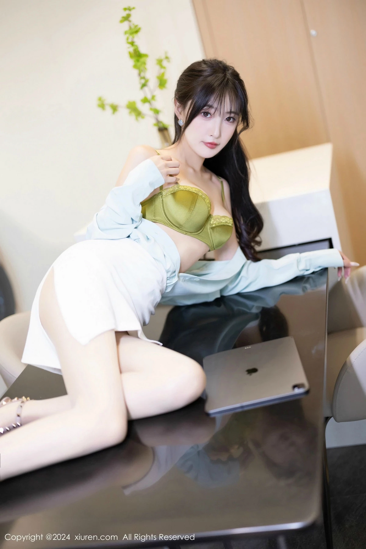 林星阑性感浅绿衬衫配白短裙露超薄肉丝秀曼妙身姿绝美写真 第 58 张