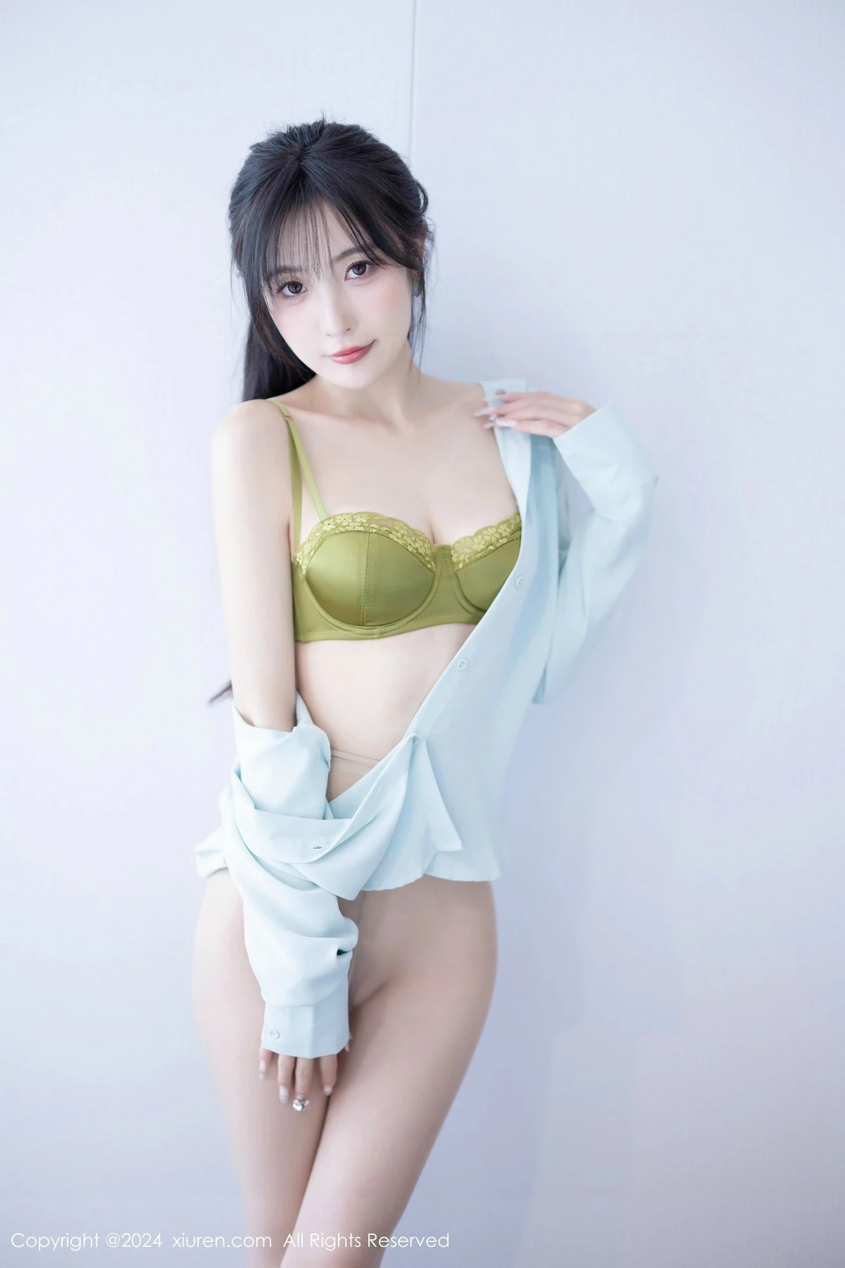 林星阑性感浅绿衬衫配白短裙露超薄肉丝秀曼妙身姿绝美写真 第 79 张