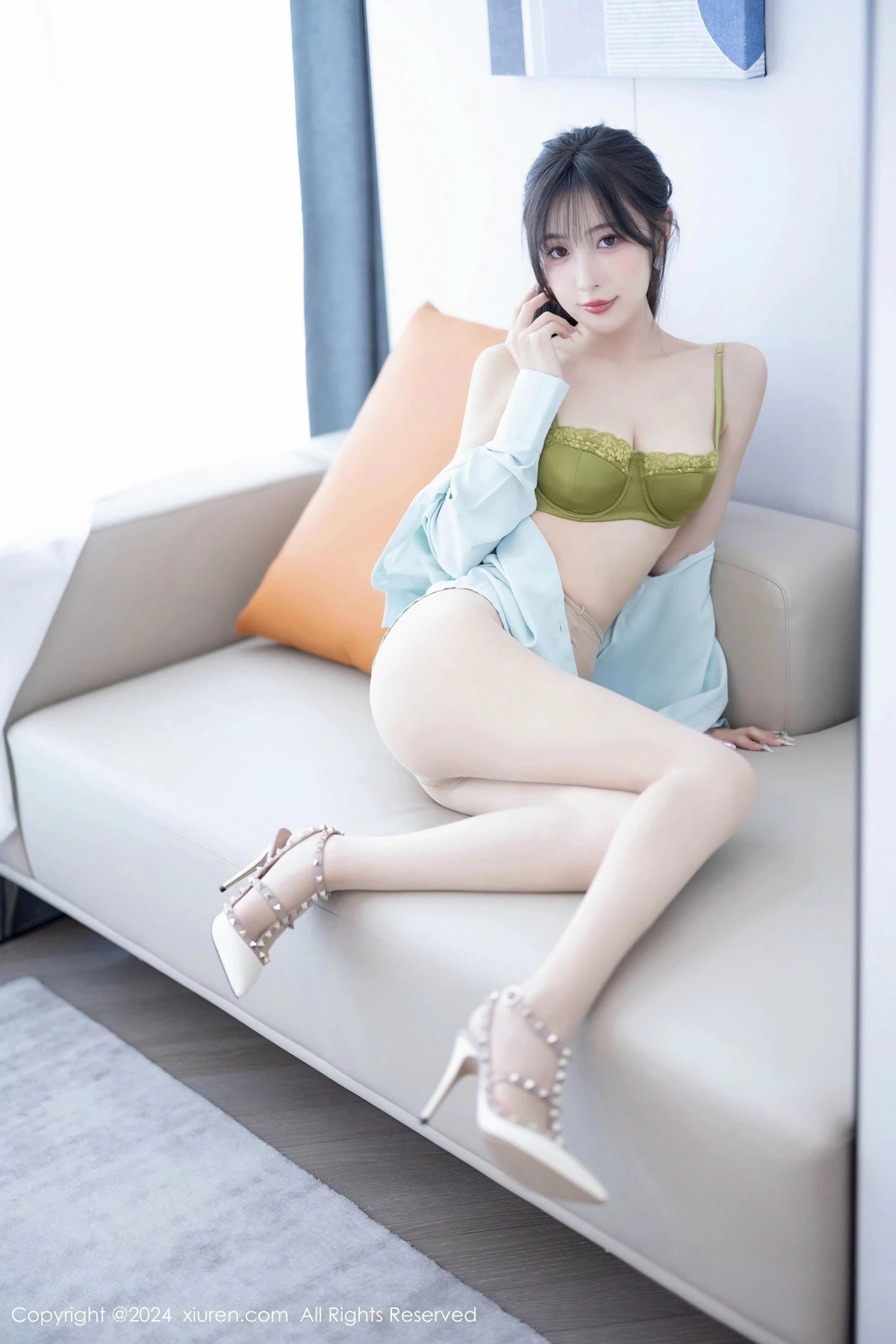 林星阑性感浅绿衬衫配白短裙露超薄肉丝秀曼妙身姿绝美写真 第 91 张