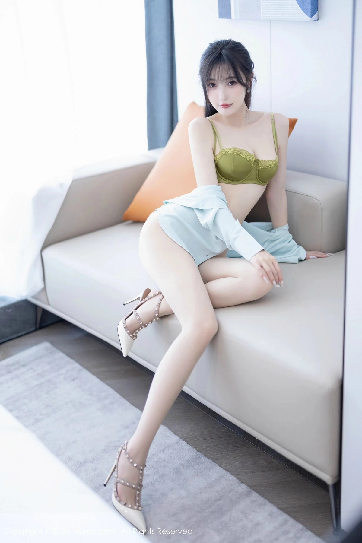 林星阑性感浅绿衬衫配白短裙露超薄肉丝秀曼妙身姿绝美写真 第 94 张