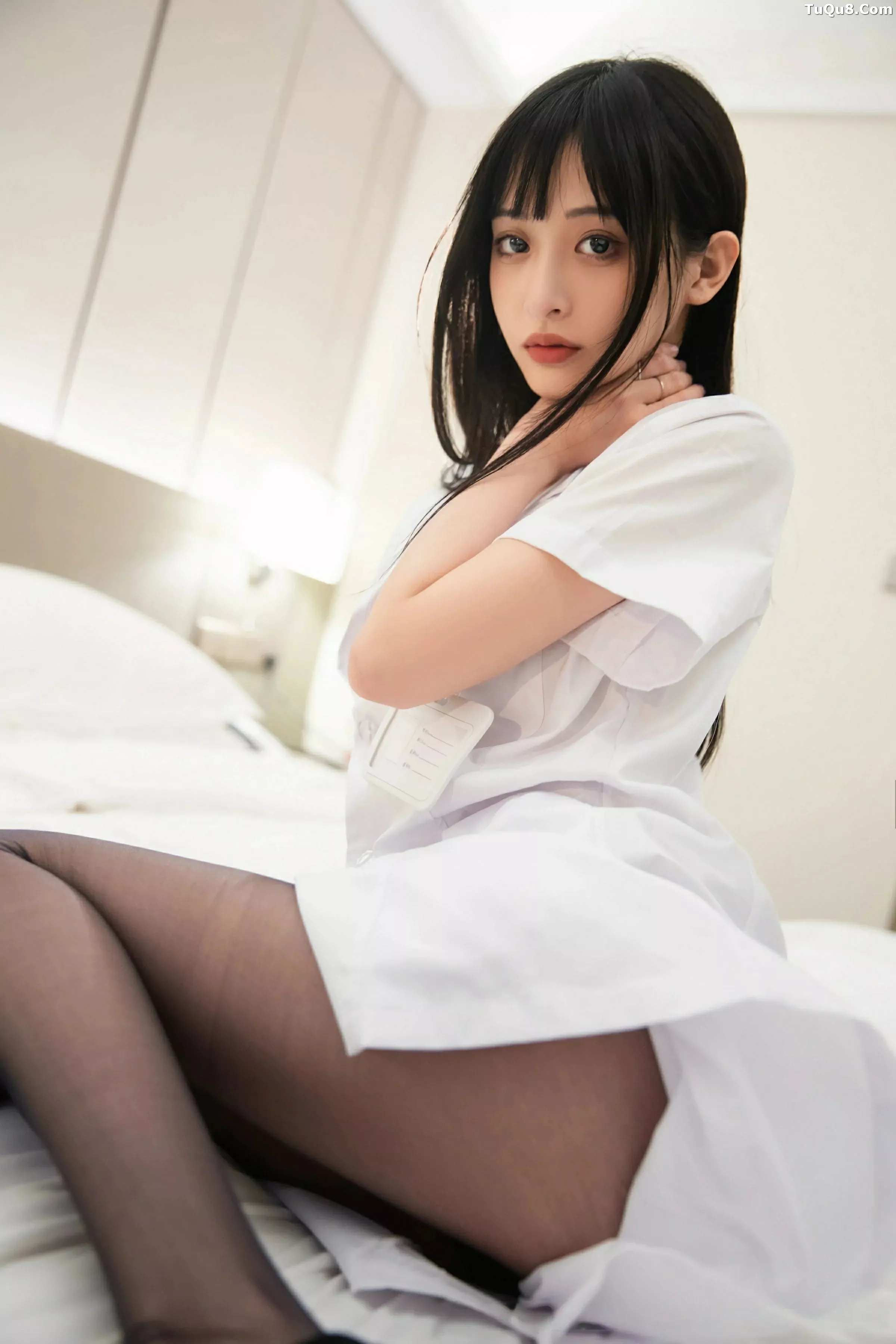 茂木希子性感白色护士服饰配超薄黑丝秀完美身材绝美写真 第 36 张