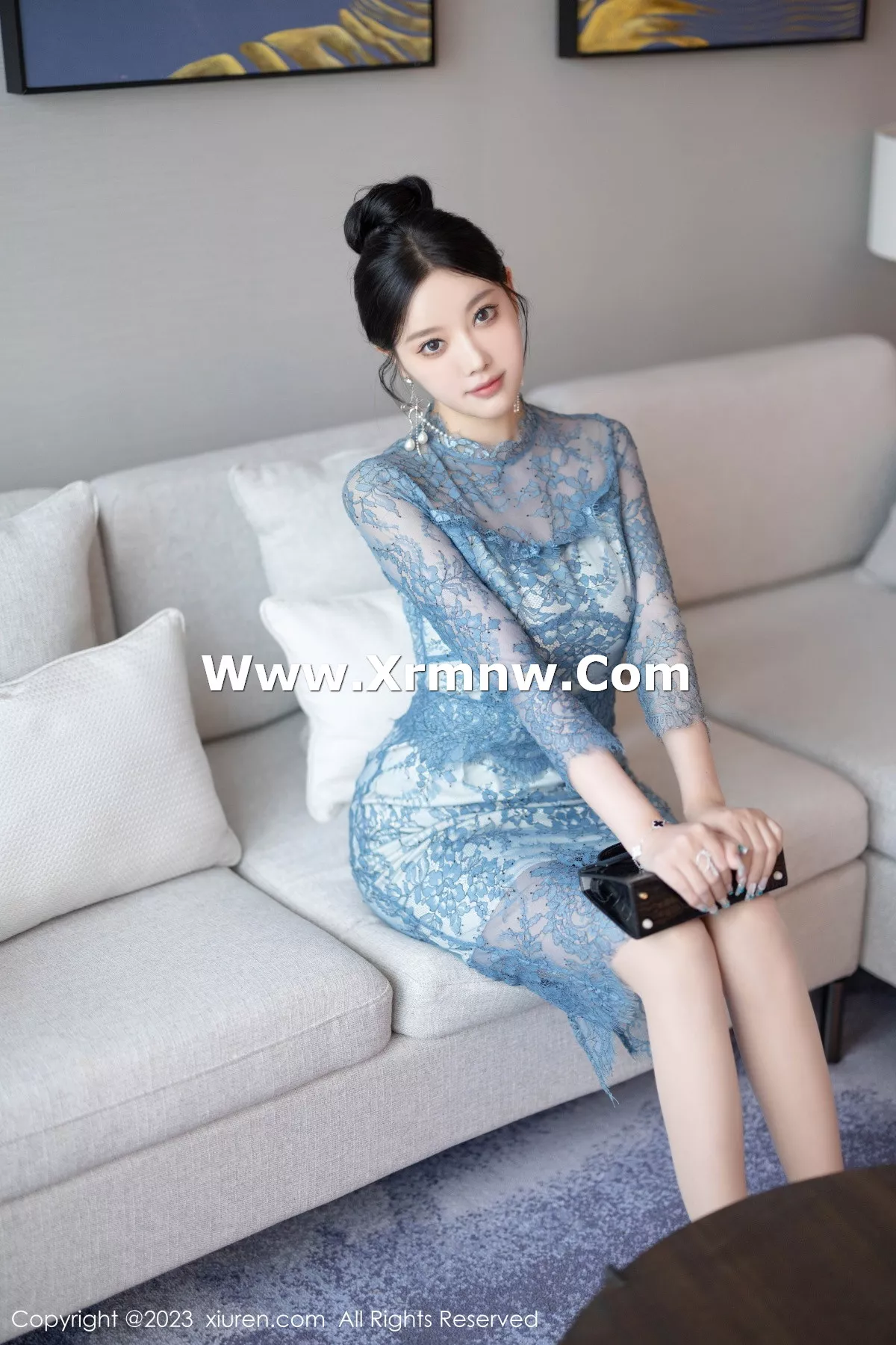 杨晨晨蓝灰色薄纱旗袍+性感淡蓝情趣服秀惹火身材绝美写真 第 1 张