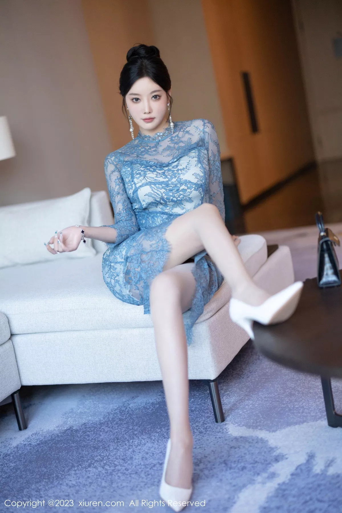 杨晨晨蓝灰色薄纱旗袍+性感淡蓝情趣服秀惹火身材绝美写真 第 12 张