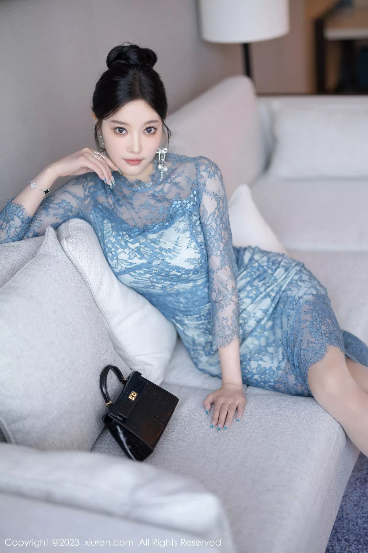 杨晨晨蓝灰色薄纱旗袍+性感淡蓝情趣服秀惹火身材绝美写真 第 7 张