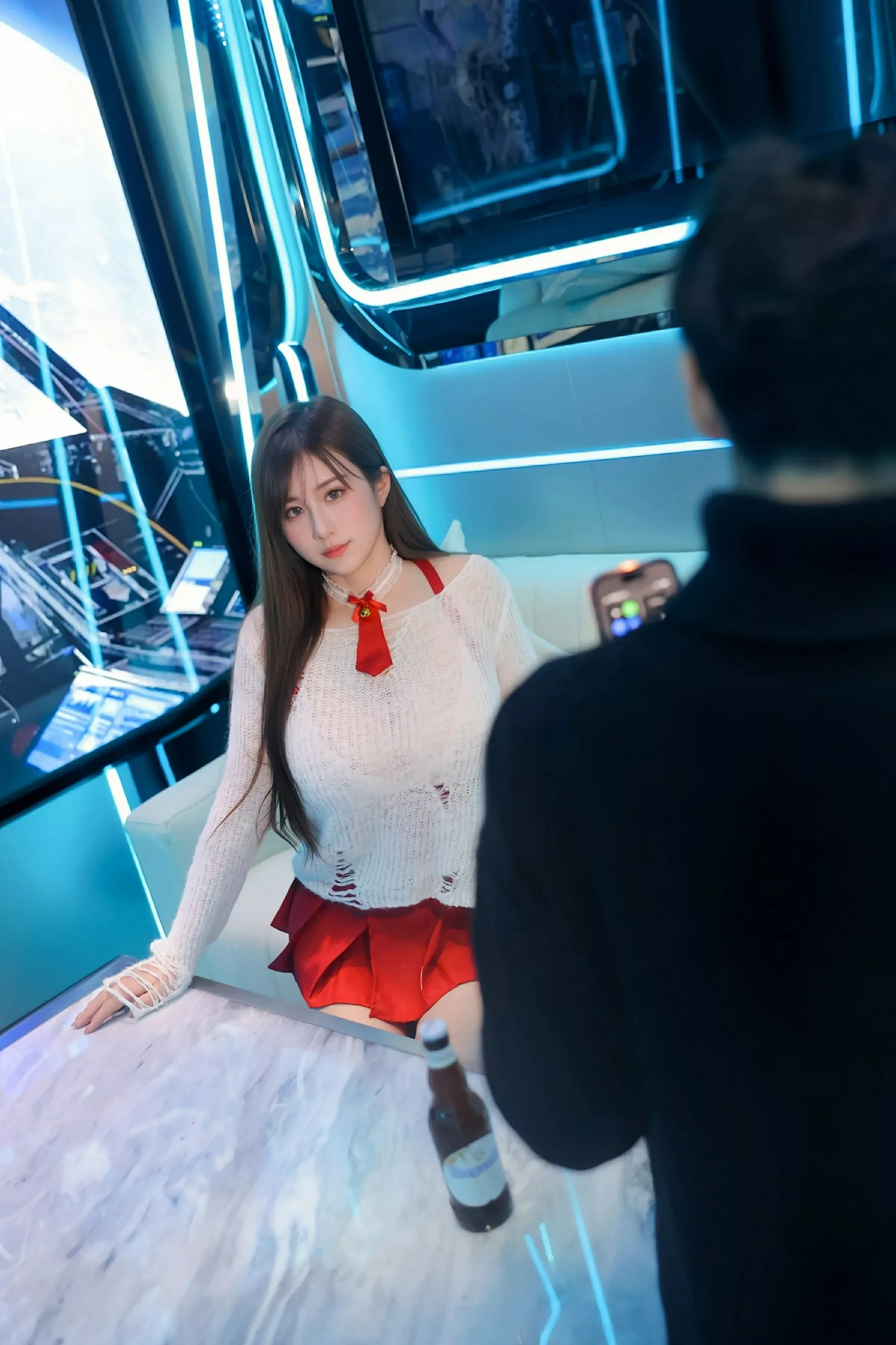 小肉肉咪私房性感白色蕾丝内衣配白丝袜秀凹凸身材绝美写真 第 26 张