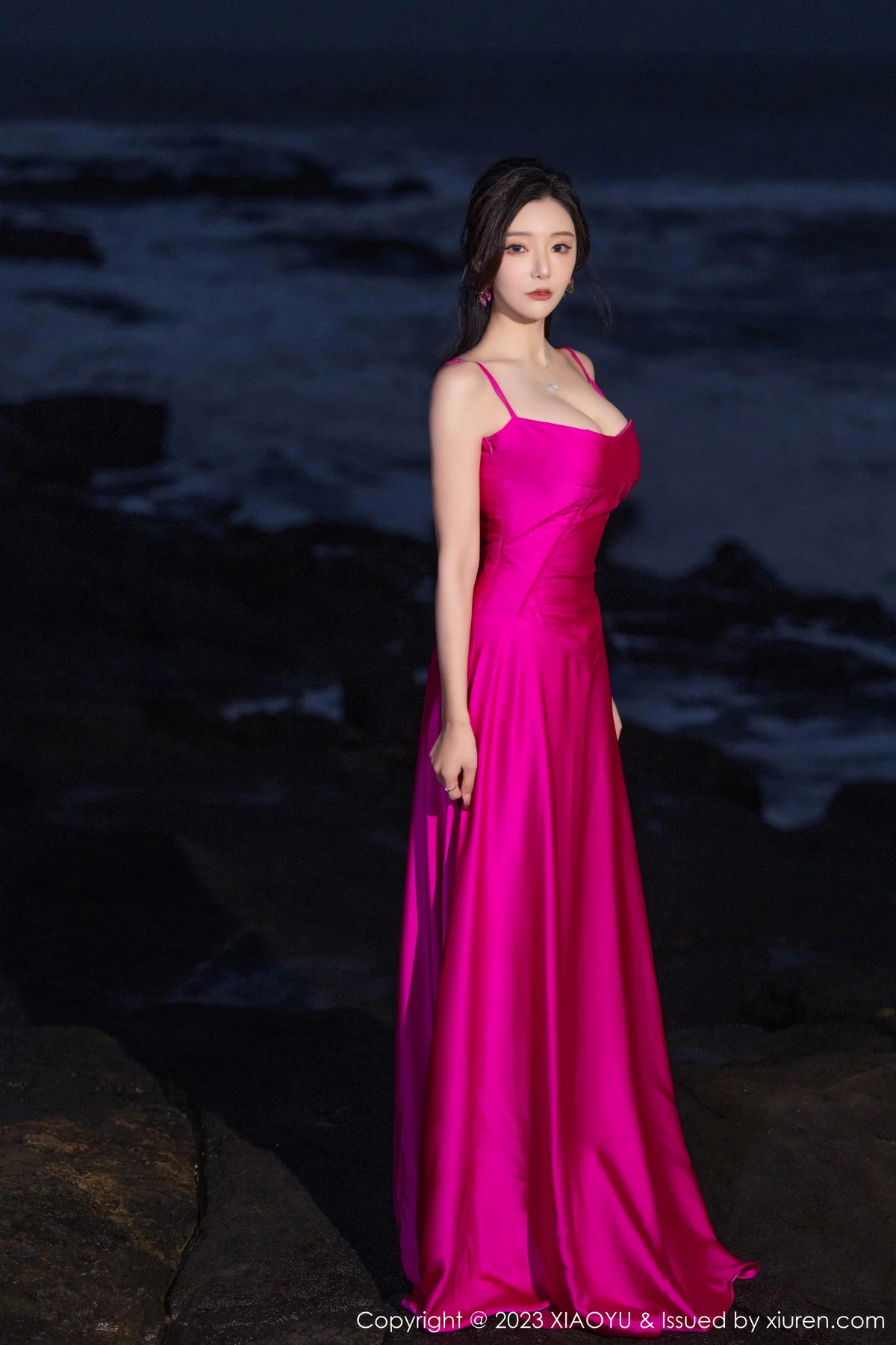 王馨瑶yanni红色吊带连衣长裙+黑色蕾丝情趣服迷人绝美写真 第 18 张