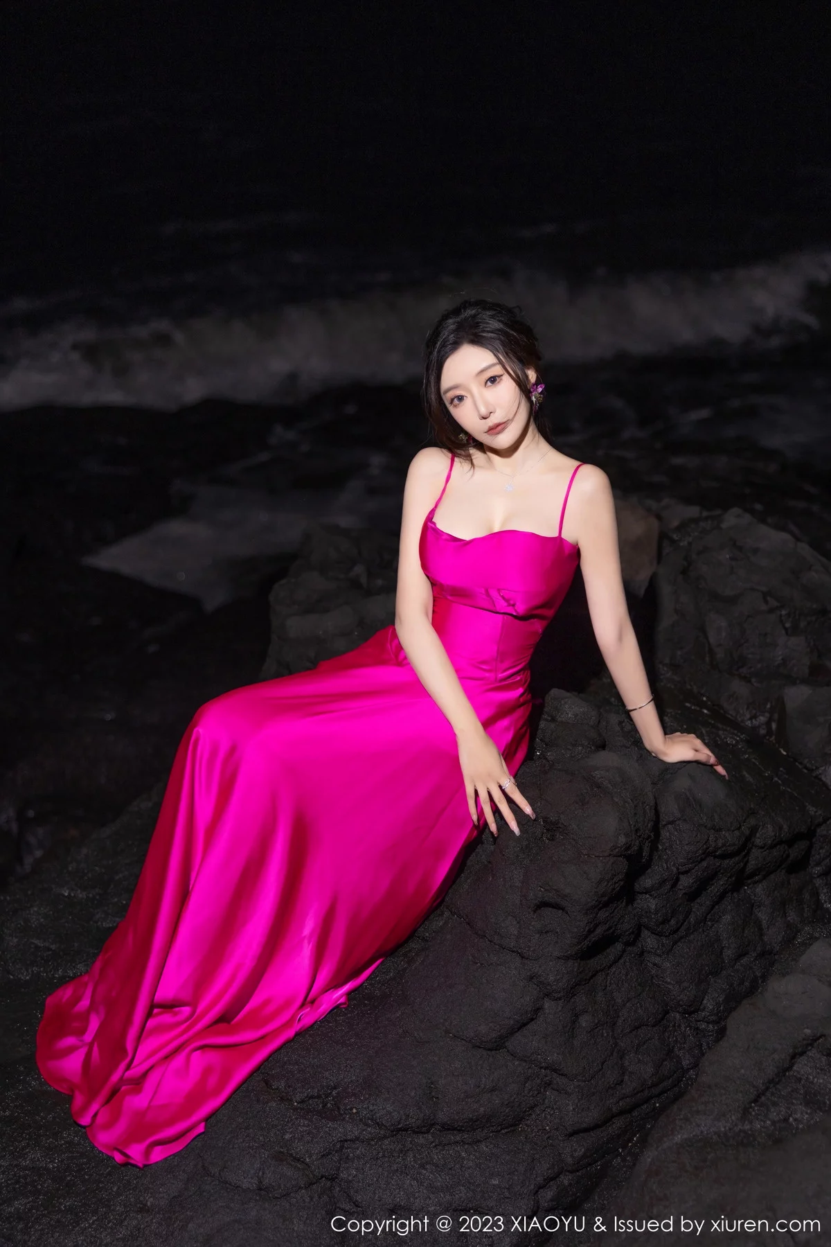 王馨瑶yanni红色吊带连衣长裙+黑色蕾丝情趣服迷人绝美写真 第 30 张