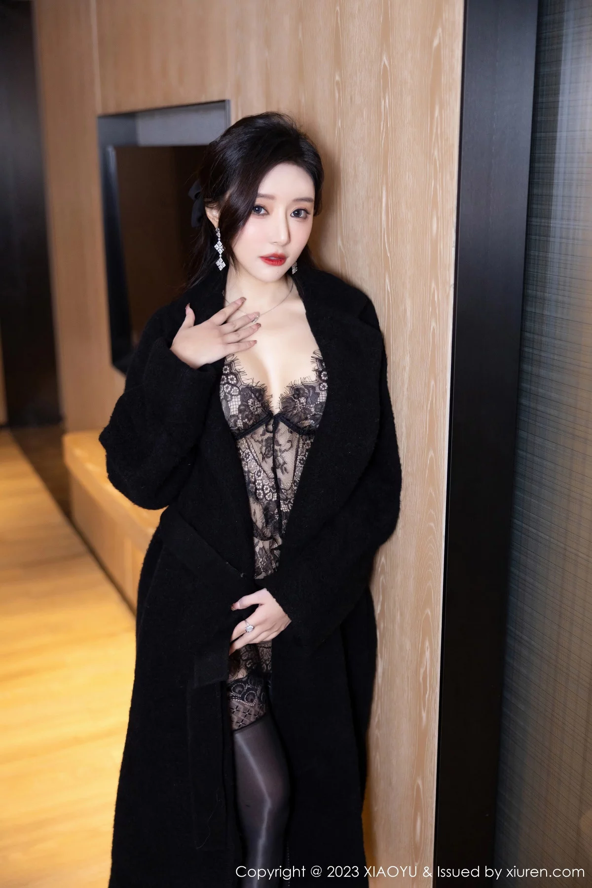 王馨瑶yanni红色吊带连衣长裙+黑色蕾丝情趣服迷人绝美写真 第 68 张