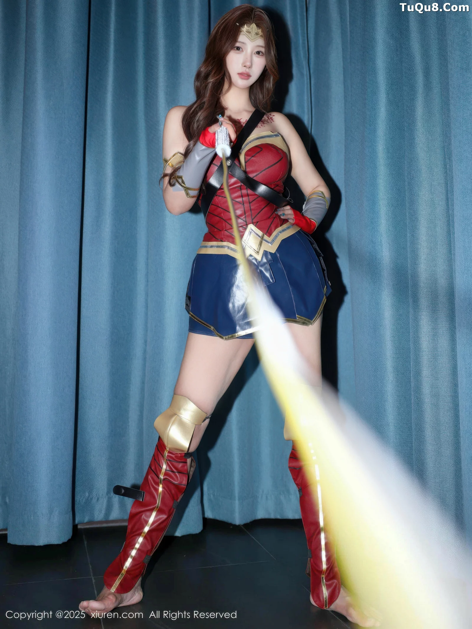 金允希Yuki性感Cos神奇女侠服饰秀完美身材迷人绝美写真 第 12 张
