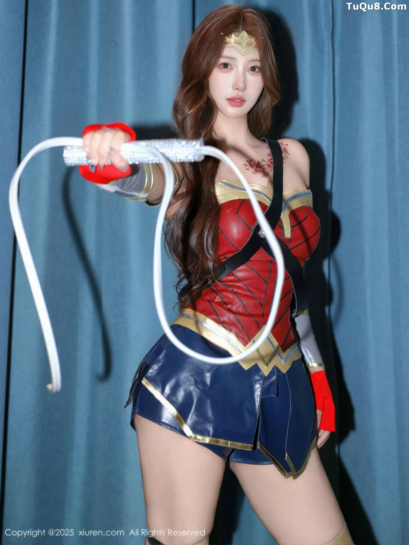 金允希Yuki性感Cos神奇女侠服饰秀完美身材迷人绝美写真 第 5 张