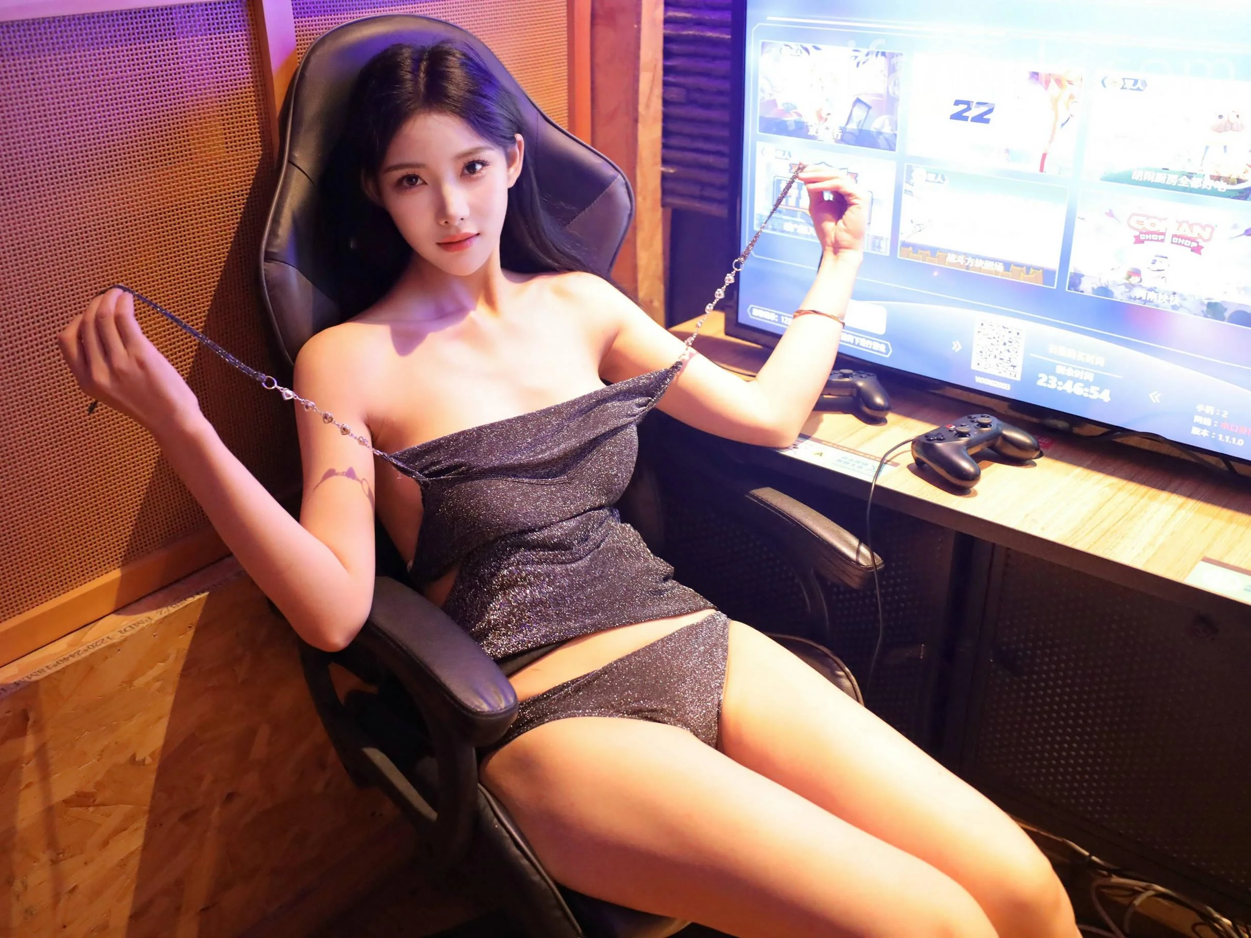 [秀人付费] 梨霜儿 诱人私拍福利 电竞少女 第 132 张