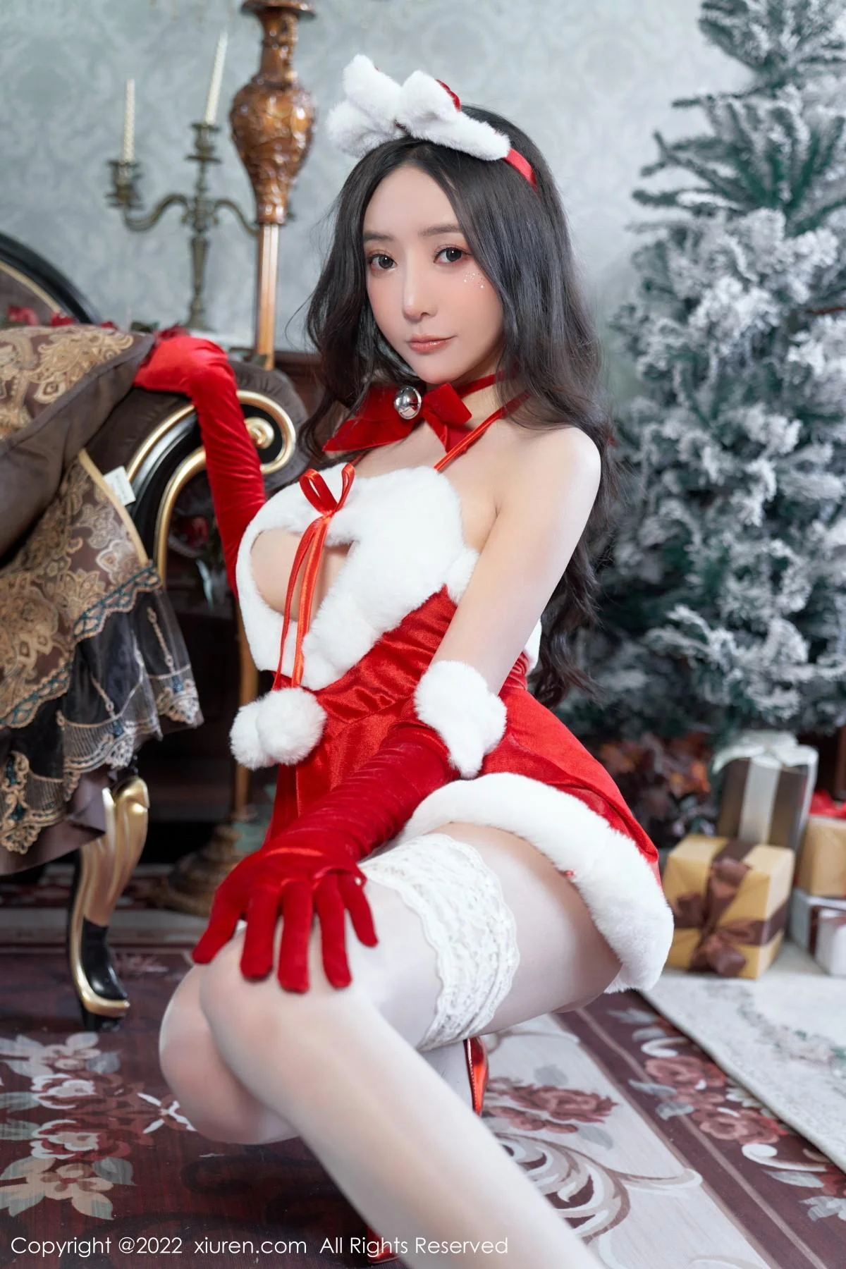 王馨瑶yanni性感红色圣诞装服配白丝袜秀完美身材绝美写真 第 53 张