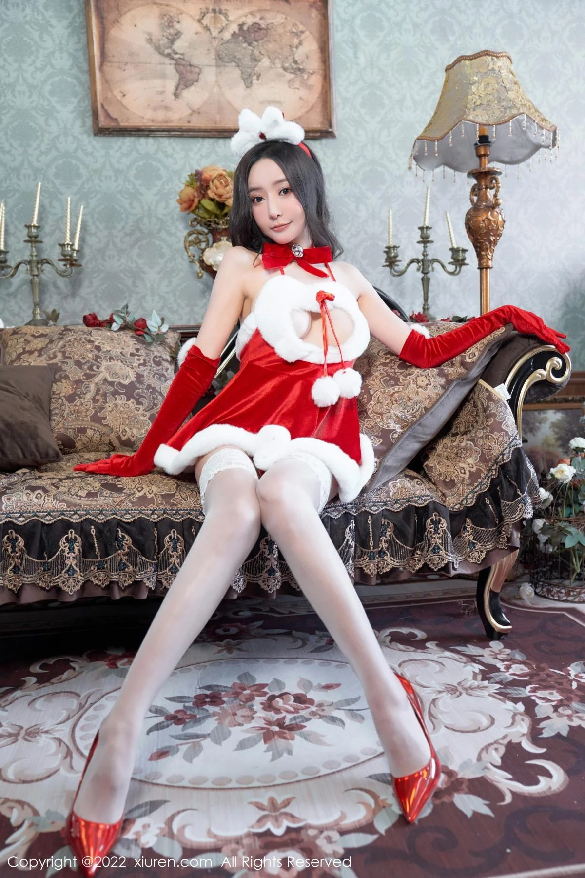王馨瑶yanni性感红色圣诞装服配白丝袜秀完美身材绝美写真 第 9 张
