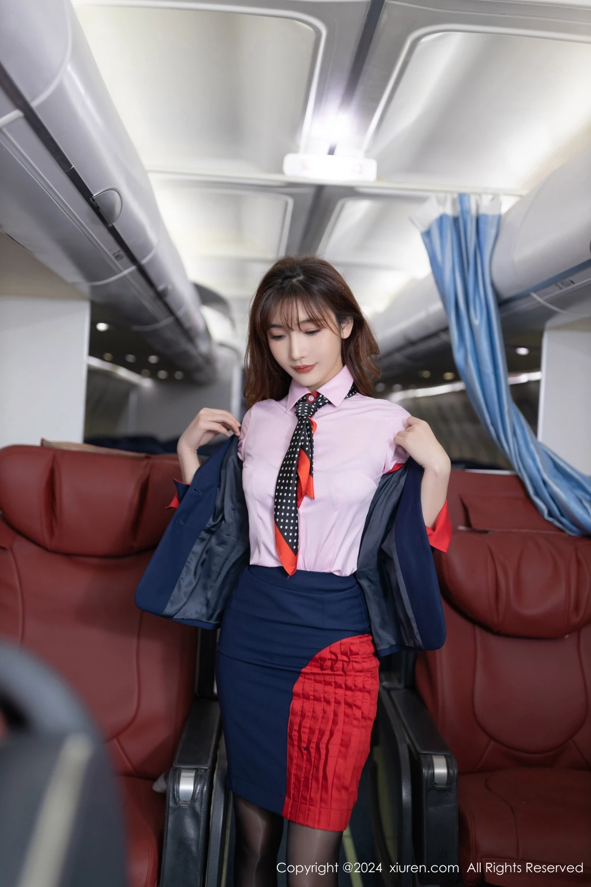 陆萱萱性感粉色空姐制服露粉色内衣秀柔美身段迷人绝美写真 第 13 张