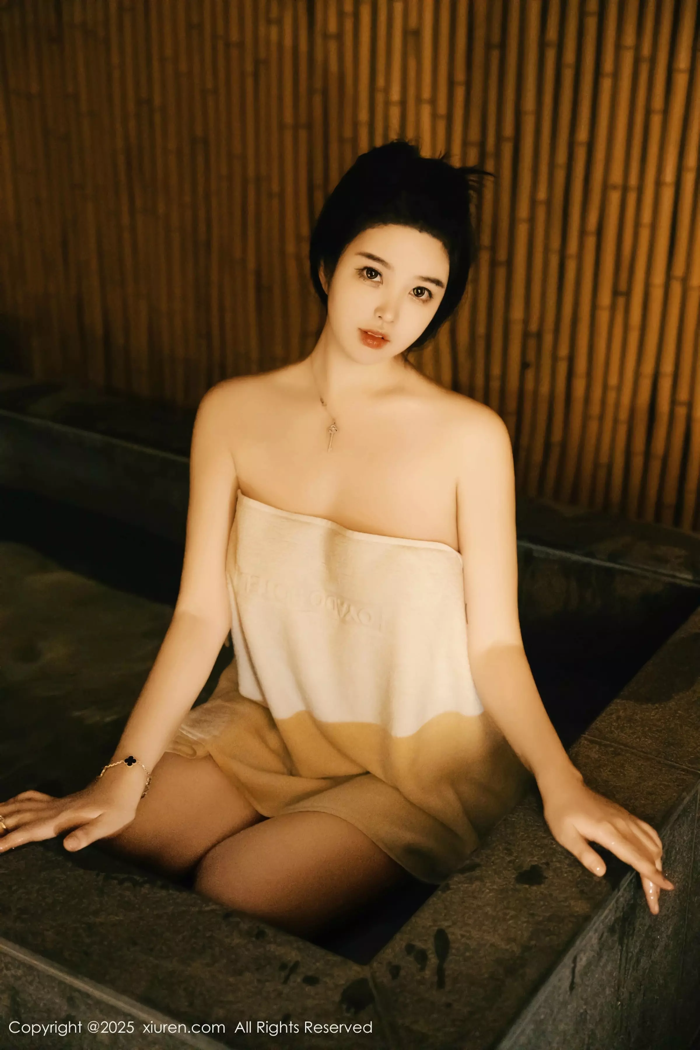 林若凡F温泉主题性感白色浴巾半撩秀丰腴身材惹火绝美写真 第 28 张