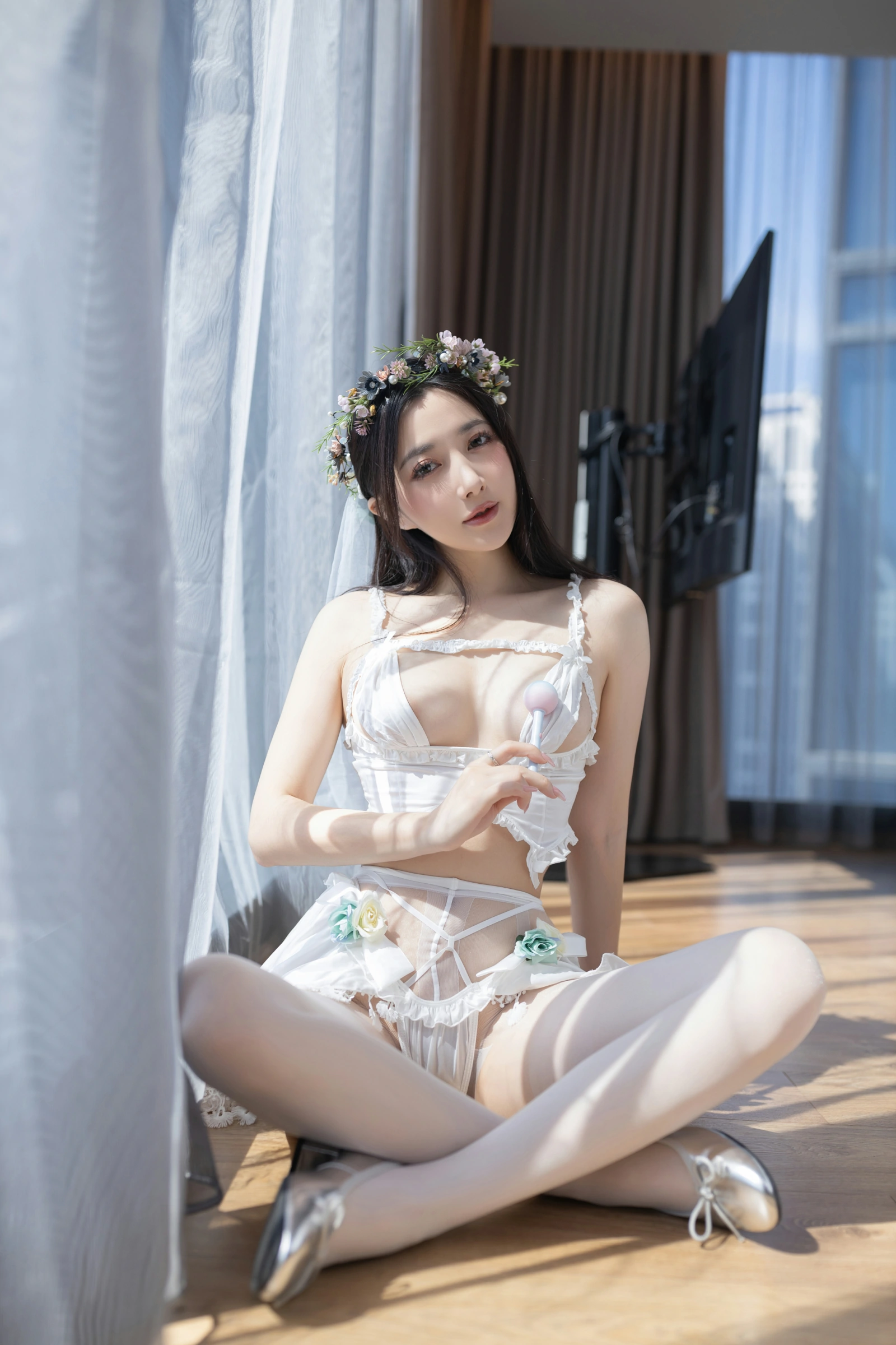[秀人付费] 鱼子酱Fish 诱人私拍福利 三月在逃公主 第 13 张