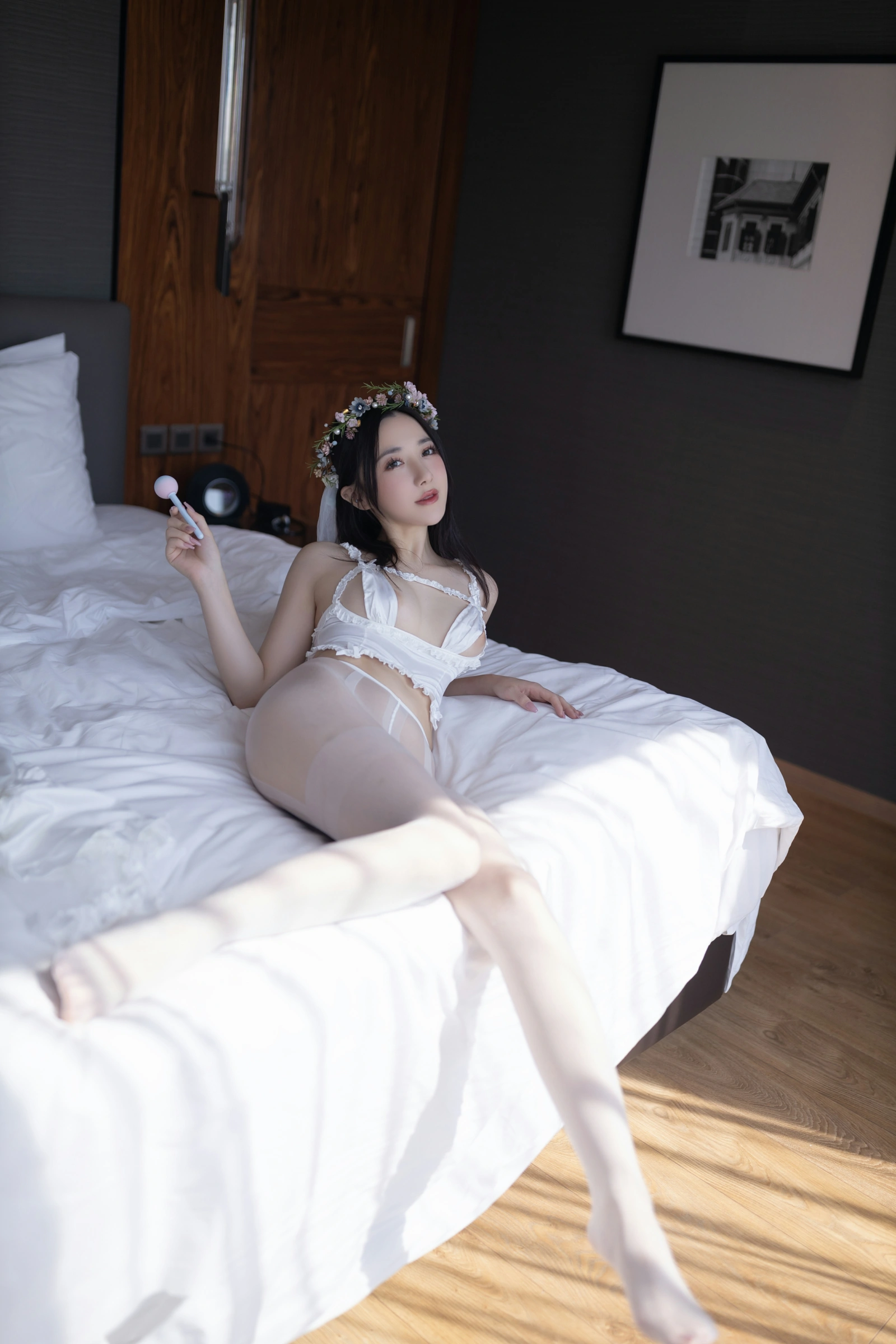 [秀人付费] 鱼子酱Fish 诱人私拍福利 三月在逃公主 第 37 张