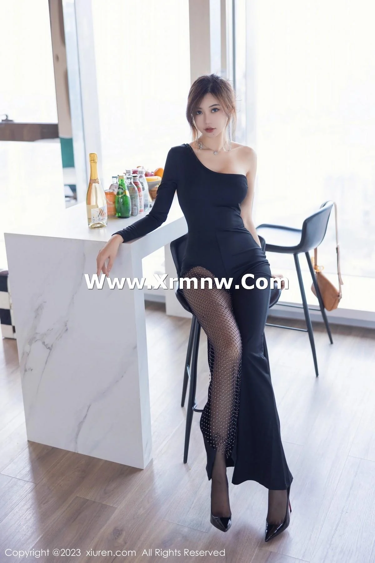 绮里嘉ula性感黑色连衣长裙露黑色蕾丝内衣完美绝美写真 第 31 张