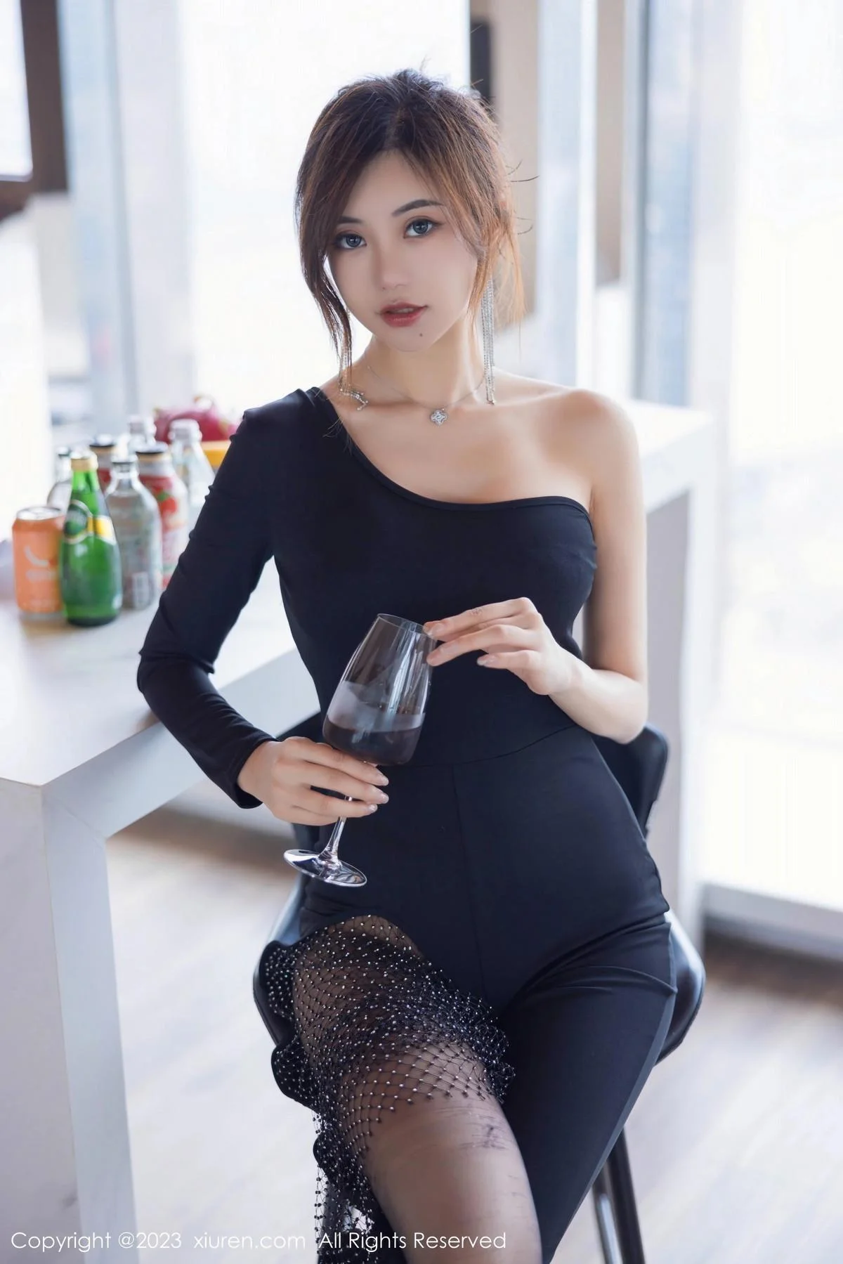 绮里嘉ula性感黑色连衣长裙露黑色蕾丝内衣完美绝美写真 第 34 张