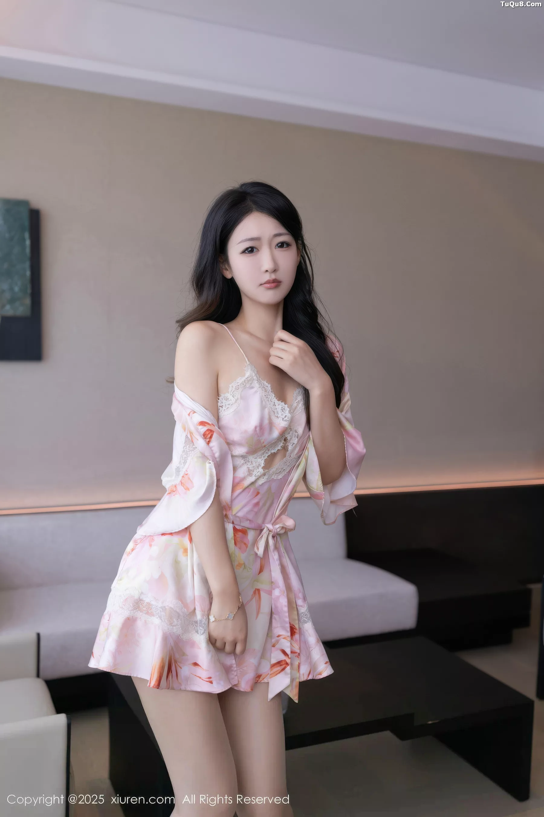 唐安琪性感粉色睡袍露粉色内衣配超薄肉丝秀曼妙身姿绝美写真 第 27 张