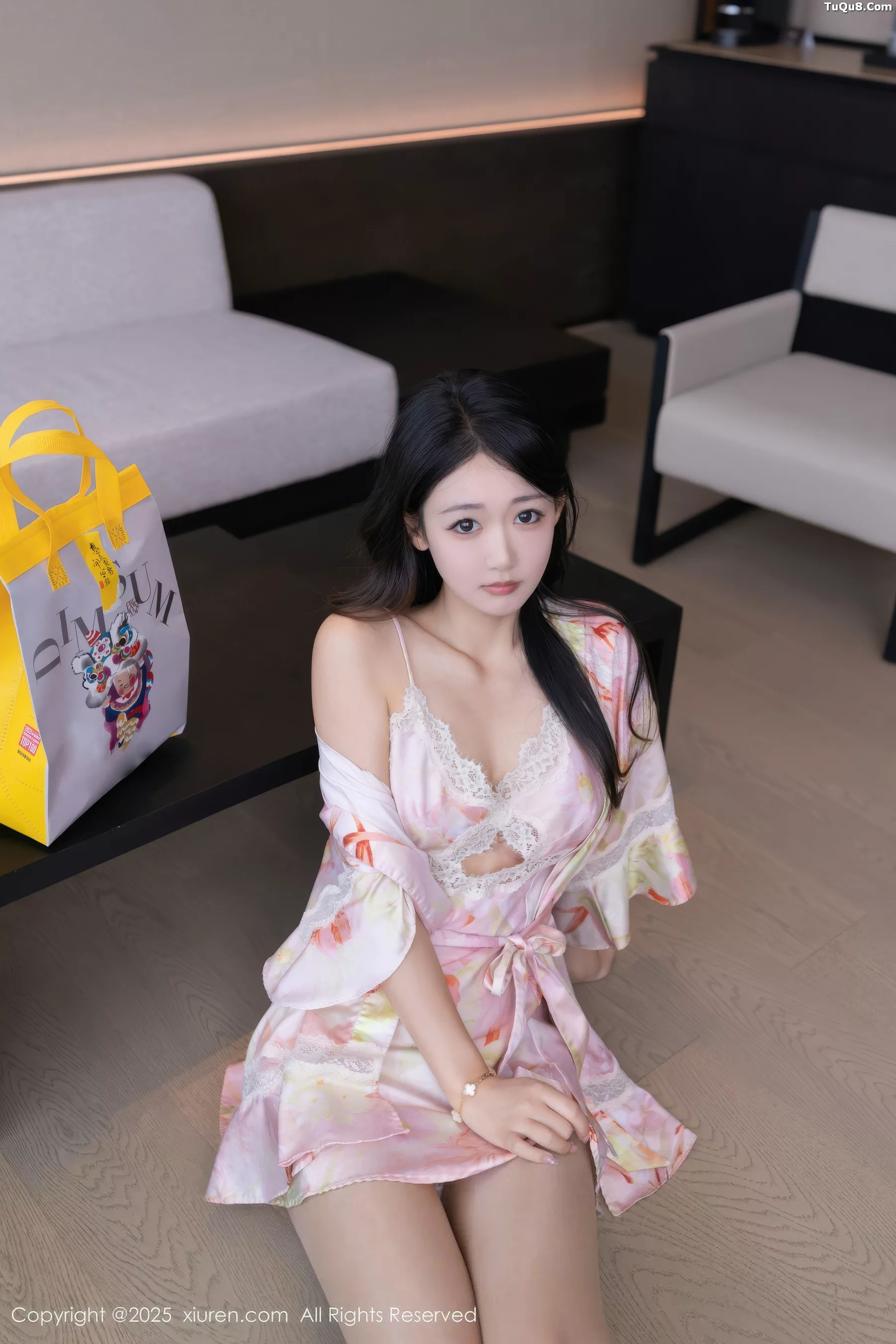 唐安琪性感粉色睡袍露粉色内衣配超薄肉丝秀曼妙身姿绝美写真 第 29 张