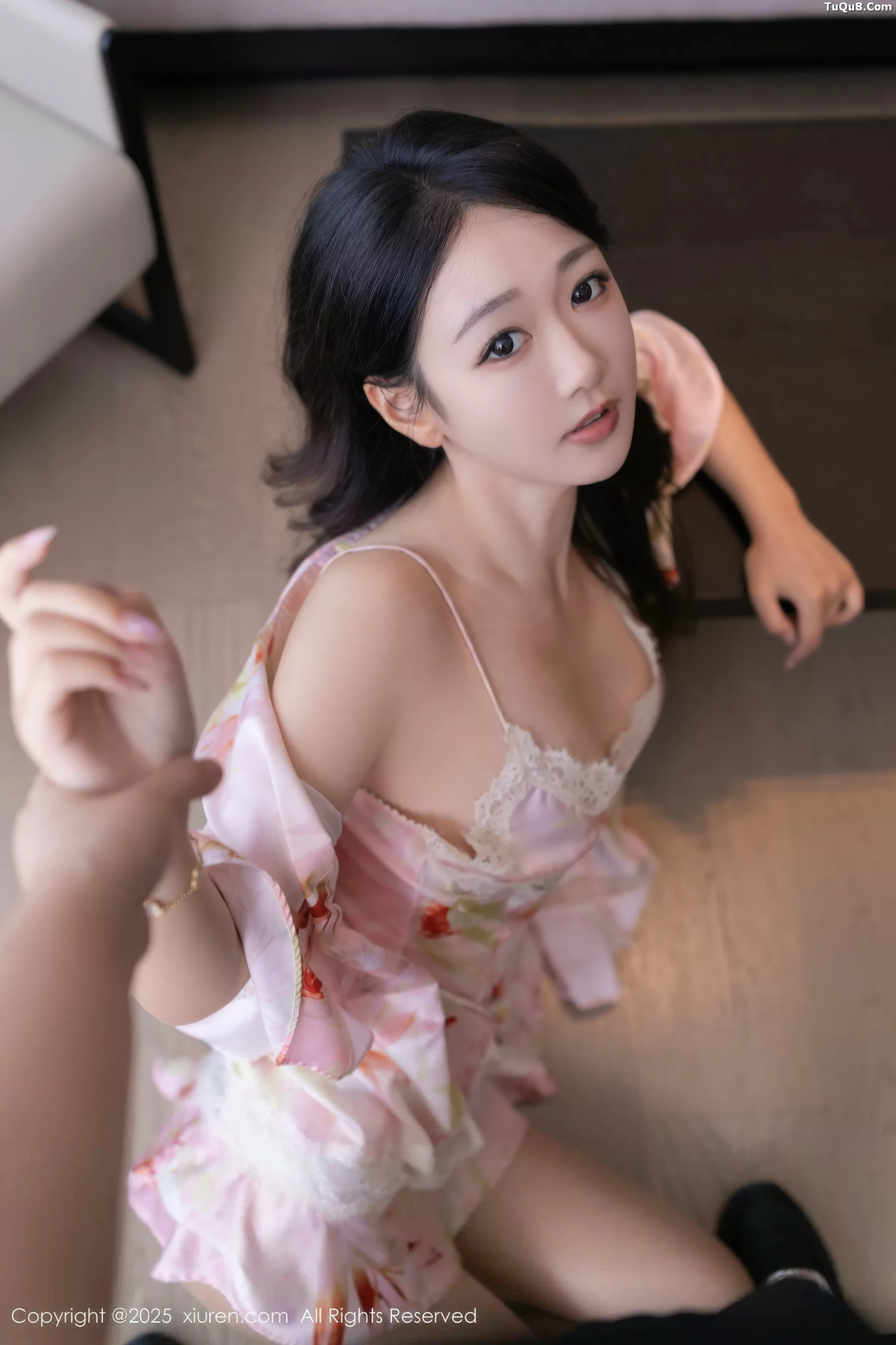 唐安琪性感粉色睡袍露粉色内衣配超薄肉丝秀曼妙身姿绝美写真 第 34 张