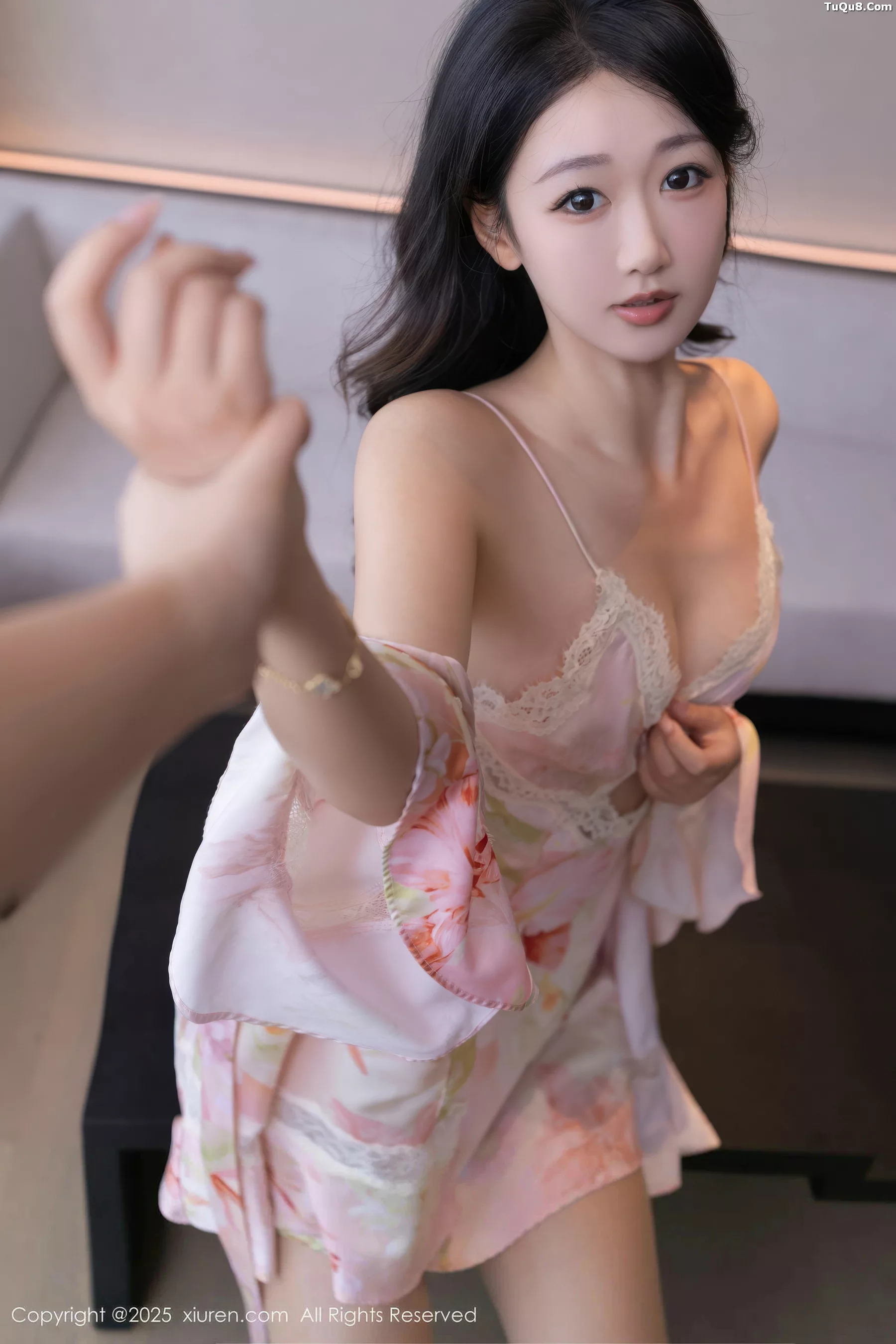 唐安琪性感粉色睡袍露粉色内衣配超薄肉丝秀曼妙身姿绝美写真 第 39 张