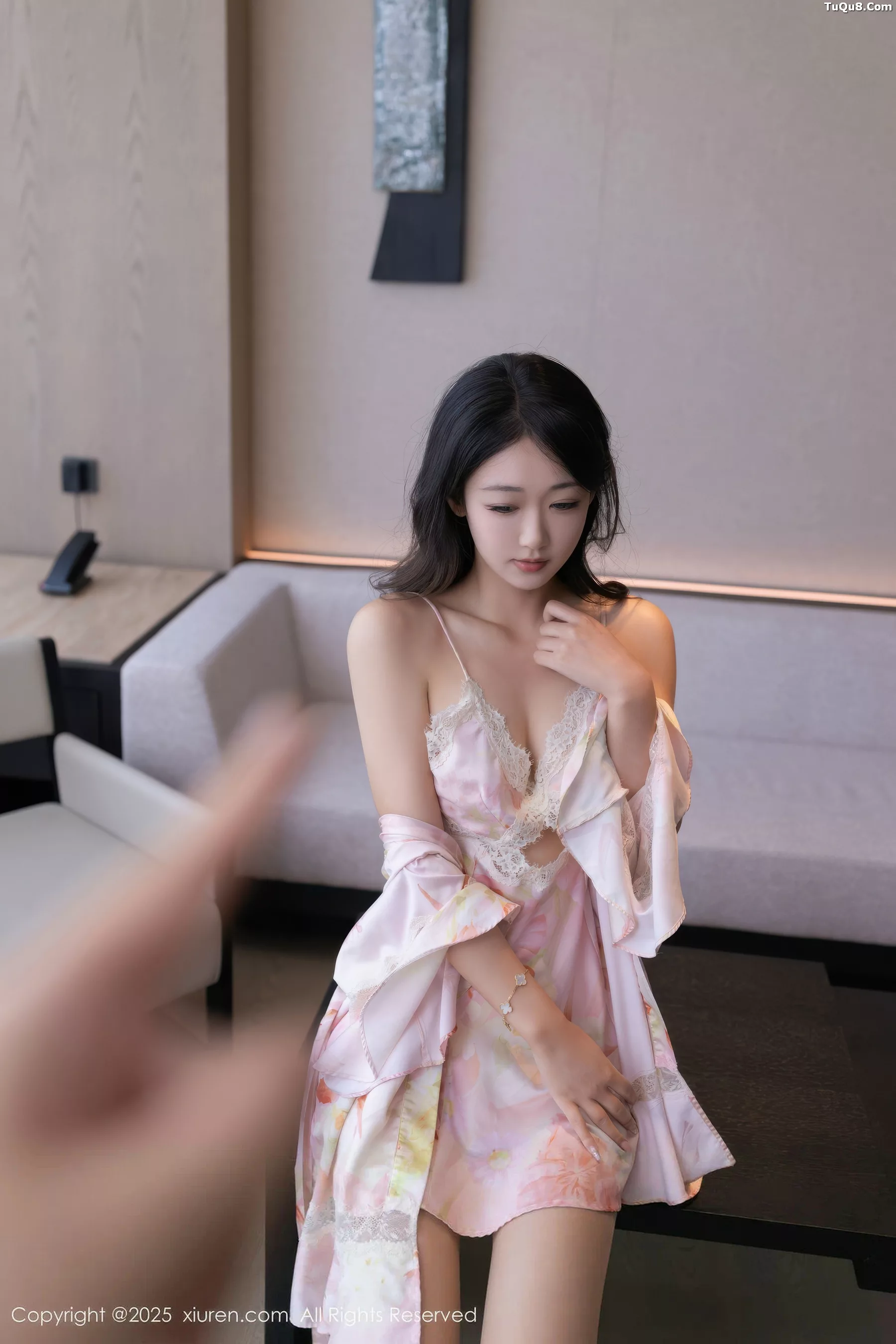 唐安琪性感粉色睡袍露粉色内衣配超薄肉丝秀曼妙身姿绝美写真 第 42 张
