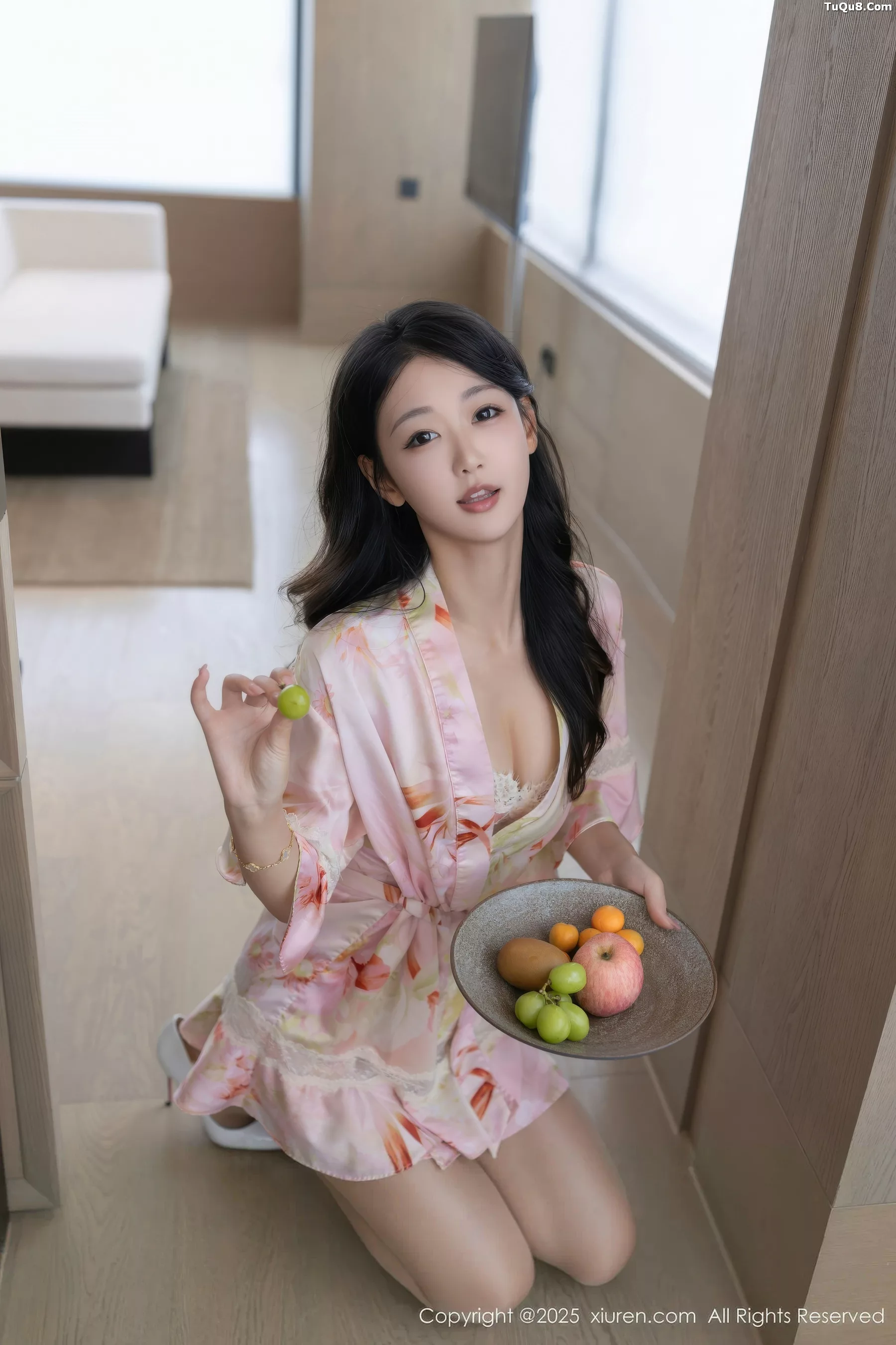 唐安琪性感粉色睡袍露粉色内衣配超薄肉丝秀曼妙身姿绝美写真 第 8 张