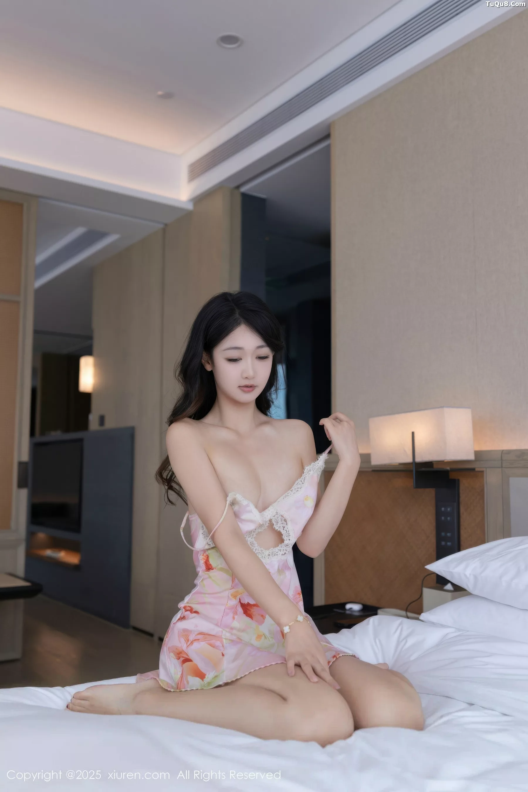 唐安琪性感粉色睡袍露粉色内衣配超薄肉丝秀曼妙身姿绝美写真 第 84 张