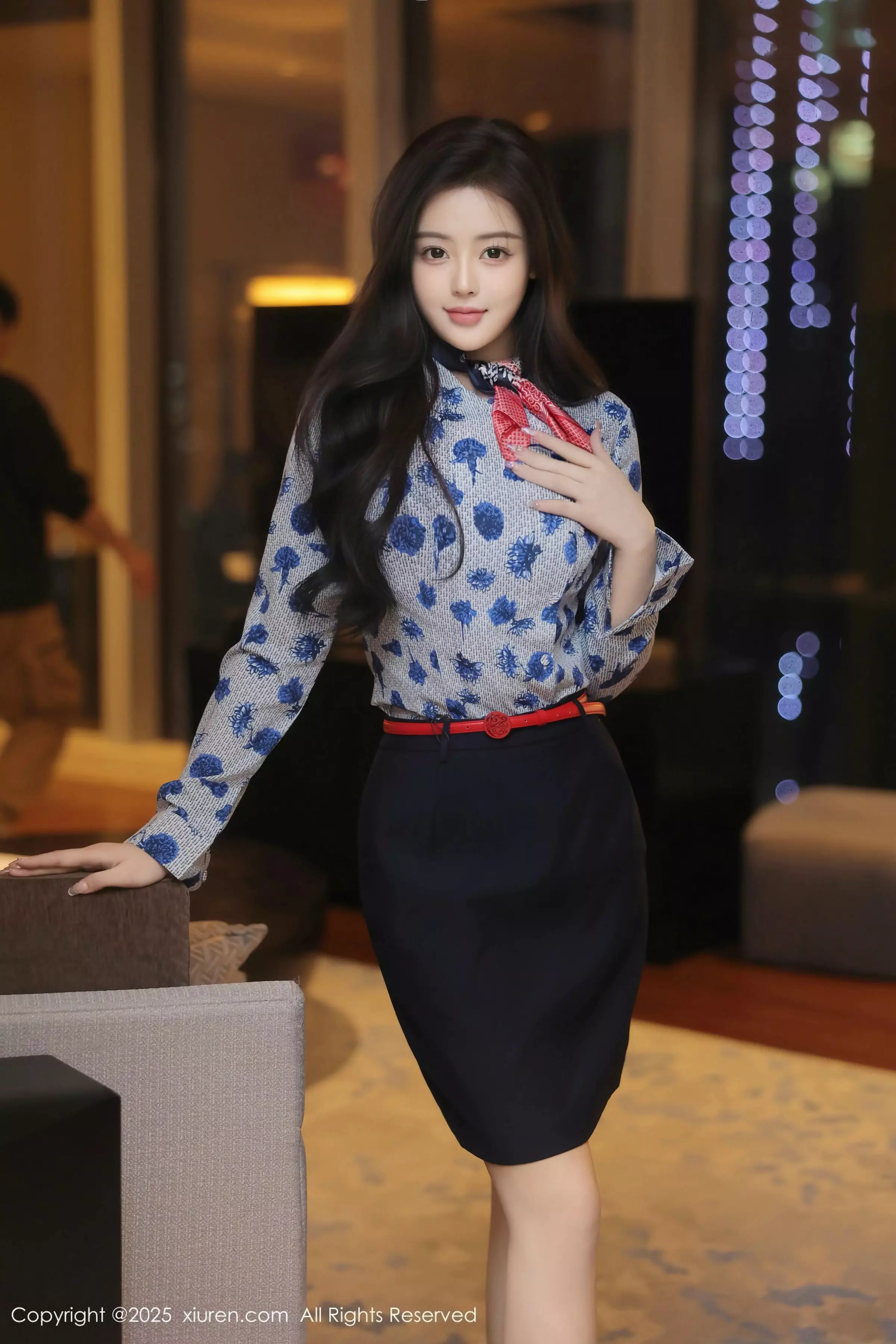 希雅sia性感空姐制服露紫色情趣内衣秀丰腴身材完美绝美写真 第 6 张