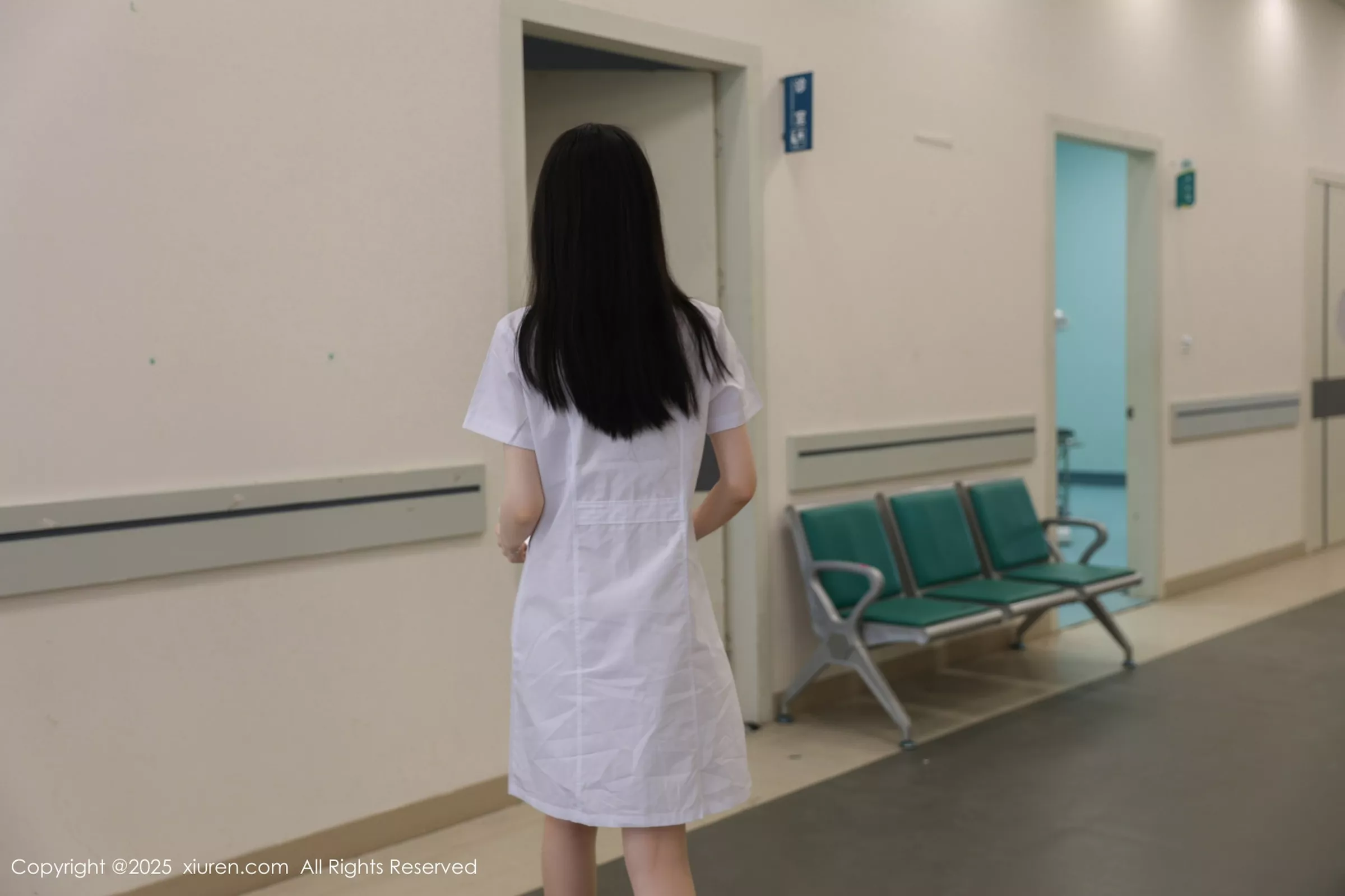 布丁wow白色护士制服配超薄肉丝秀修长美腿性感写真 第 10 张