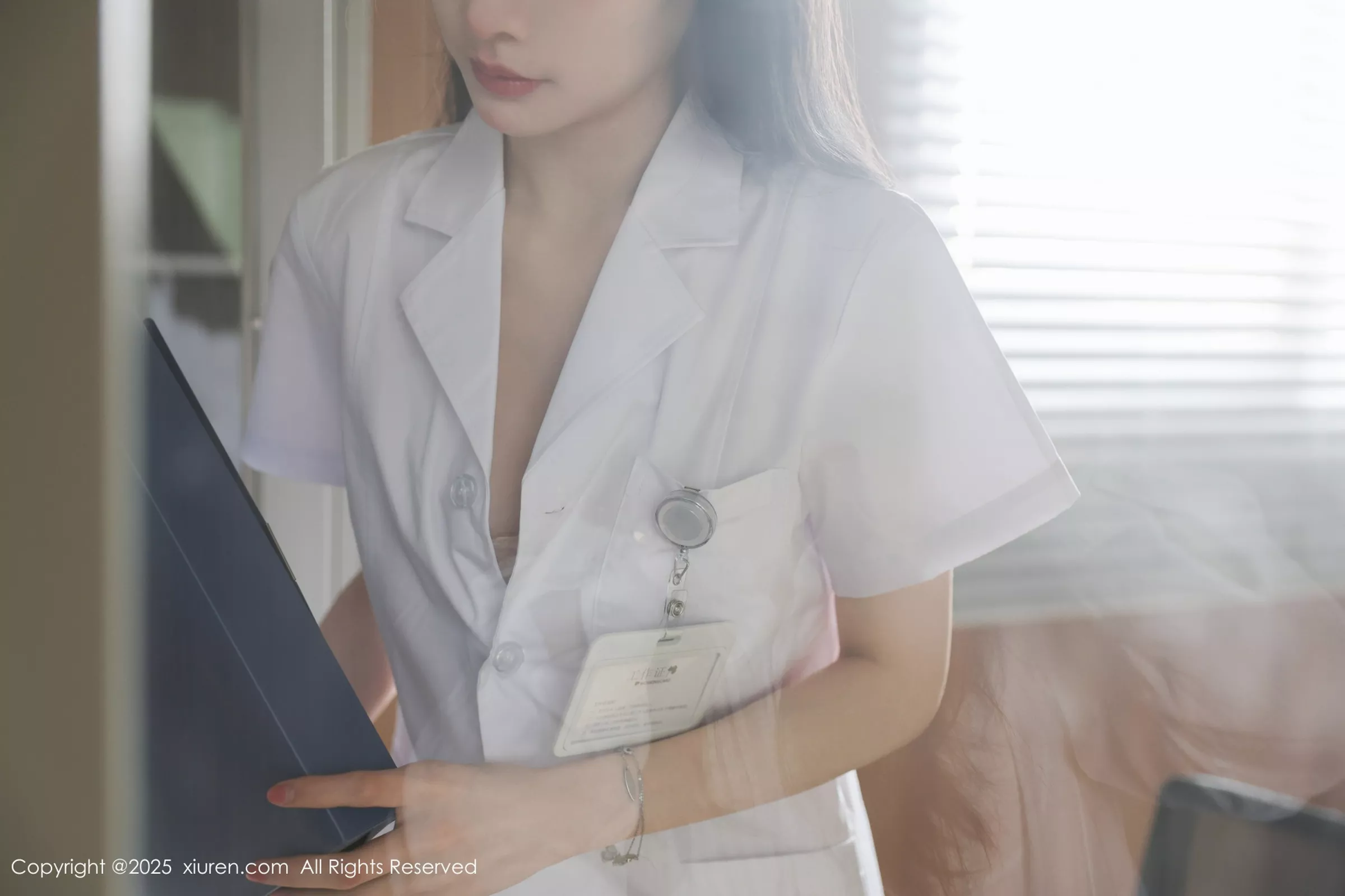 布丁wow白色护士制服配超薄肉丝秀修长美腿性感写真 第 37 张
