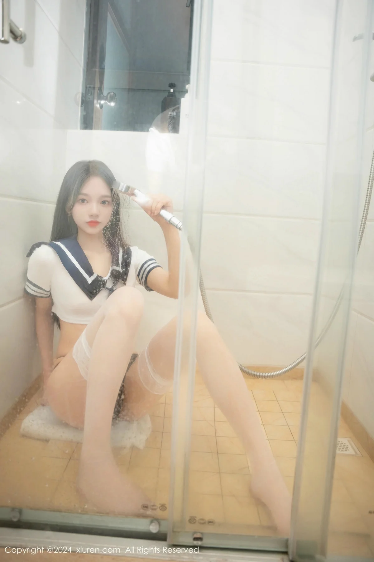 奶茹浴室场景性感JK制服配白色丝袜秀凹凸身材撩人绝美写真 第 79 张