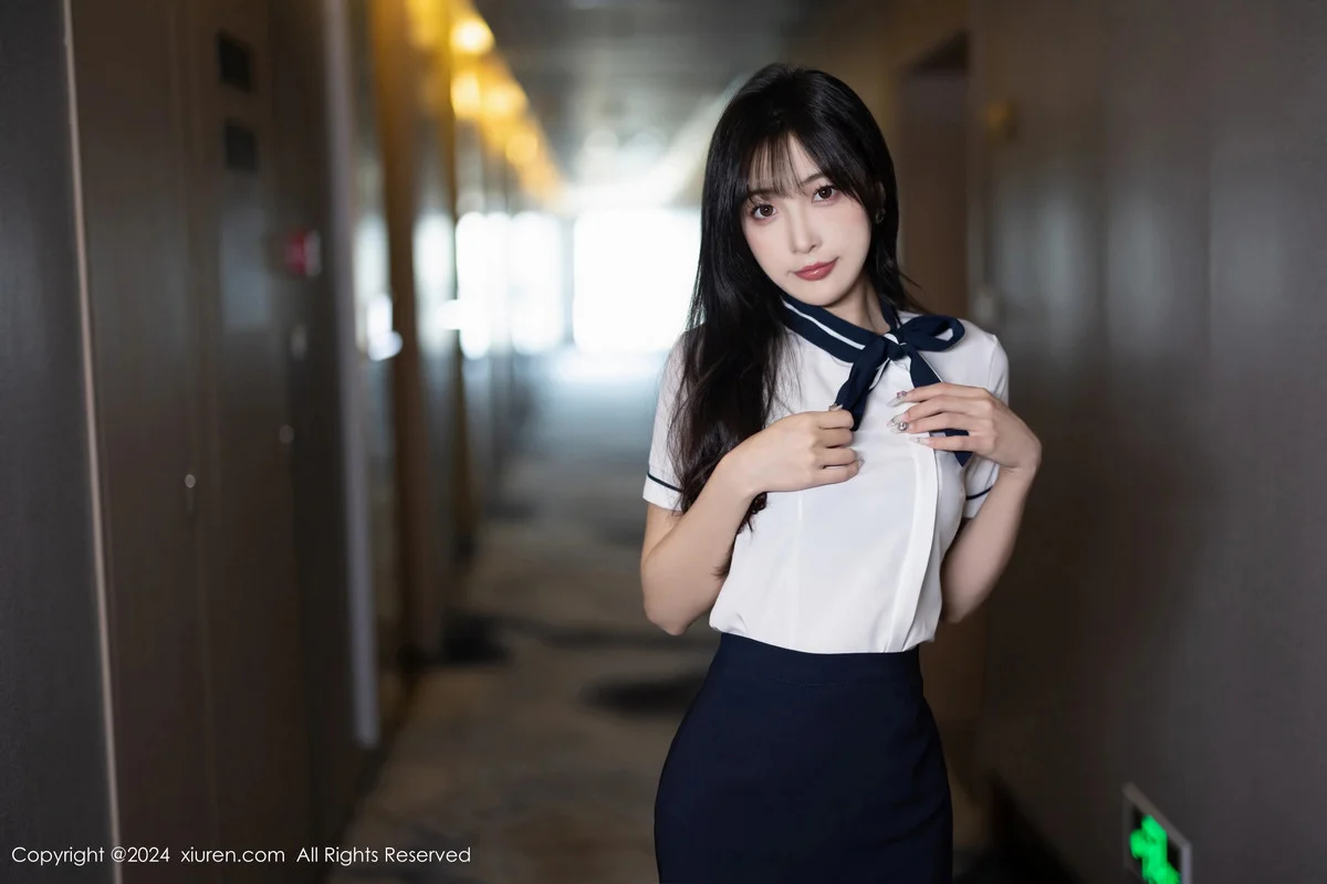 林星阑性感深色制服露黑色内衣配黑丝吊袜秀曼妙身姿绝美写真 第 1 张