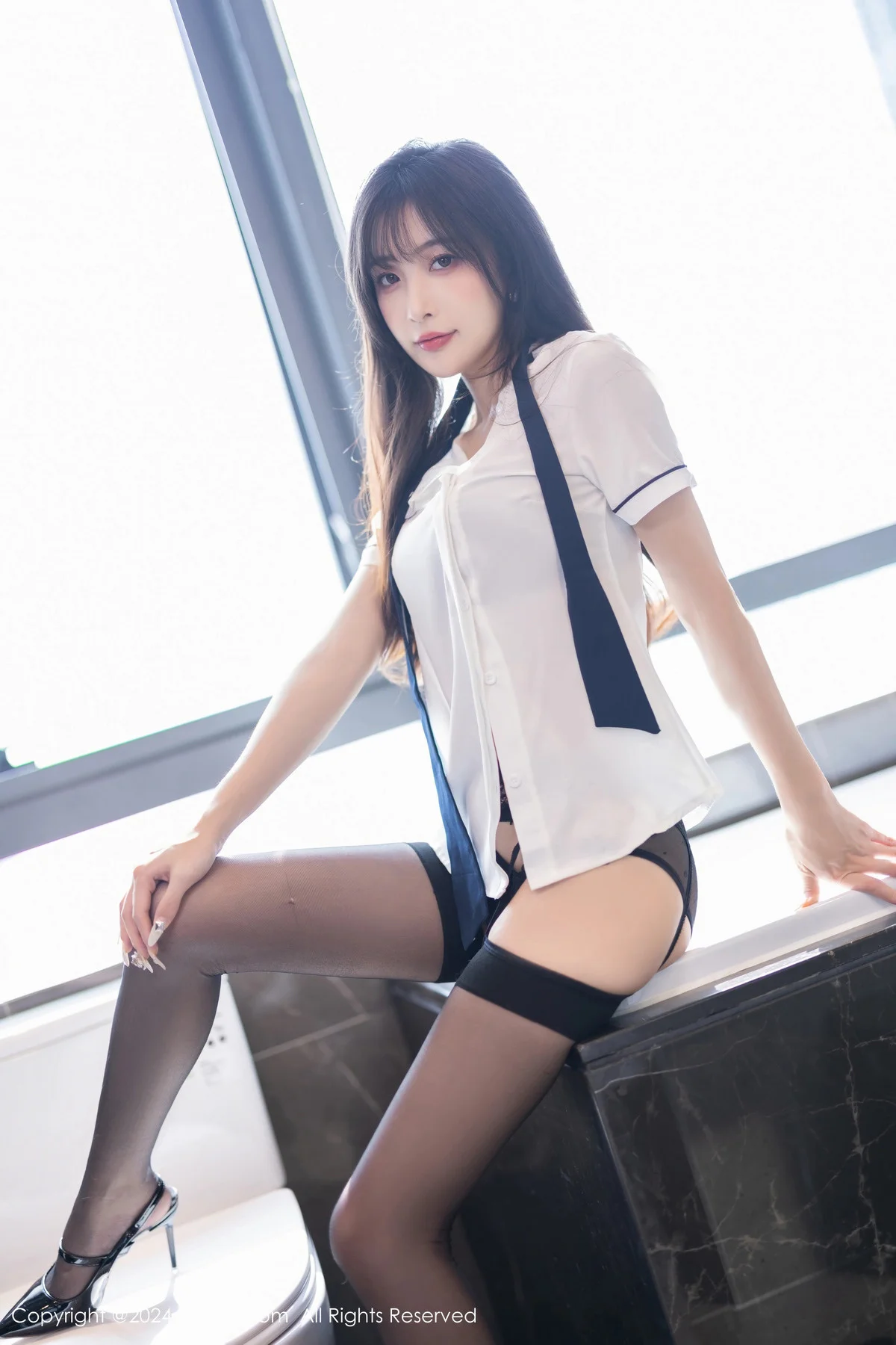 林星阑性感深色制服露黑色内衣配黑丝吊袜秀曼妙身姿绝美写真 第 46 张