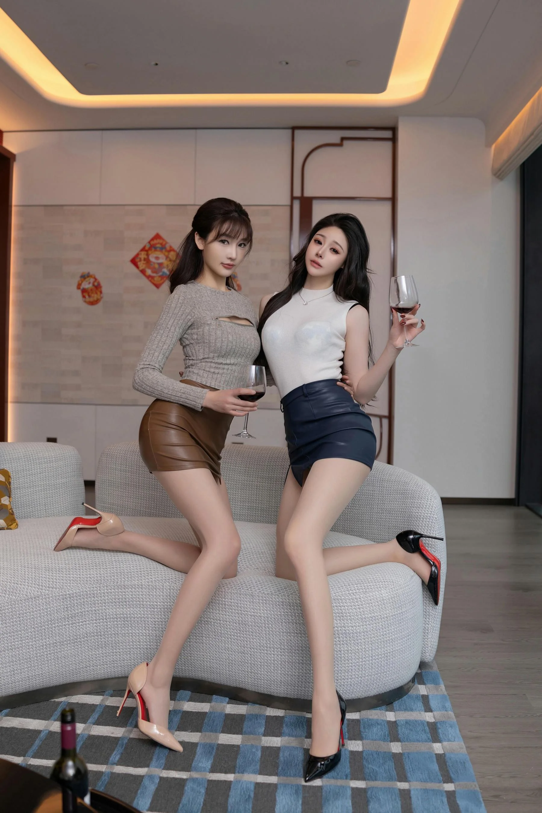 [秀人付费] 唐安琪&陆萱萱&小逗逗 诱人私拍福利 三姐妹闹新春 第 20 张