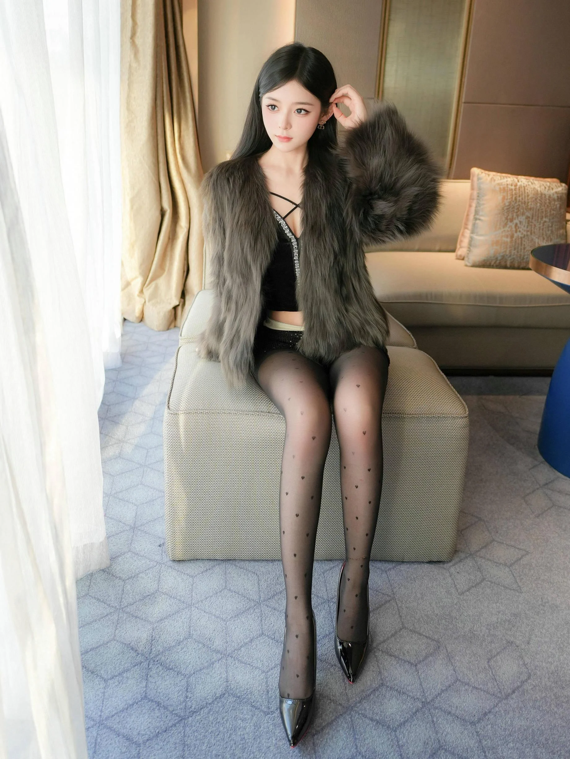 [秀人付费] 优酱 诱人私拍福利 黑丝诱惑 第 17 张
