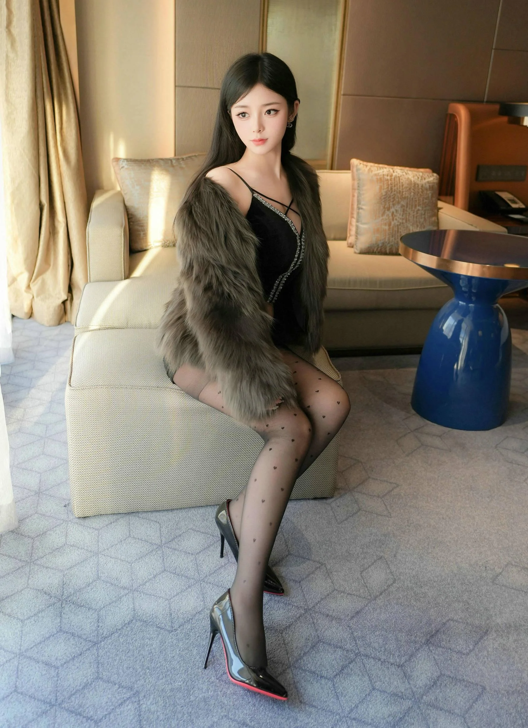 [秀人付费] 优酱 诱人私拍福利 黑丝诱惑 第 23 张