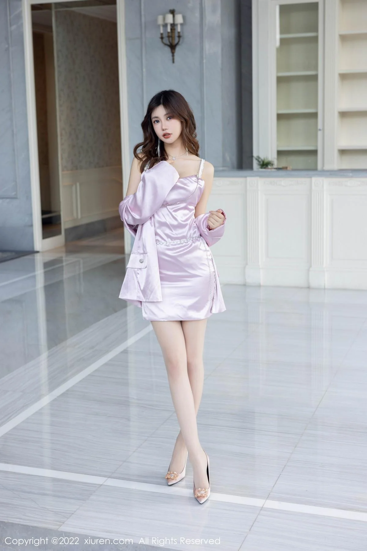 绮里嘉ula性感浅色服饰配超薄无内肉丝秀完美身材绝美写真 第 3 张