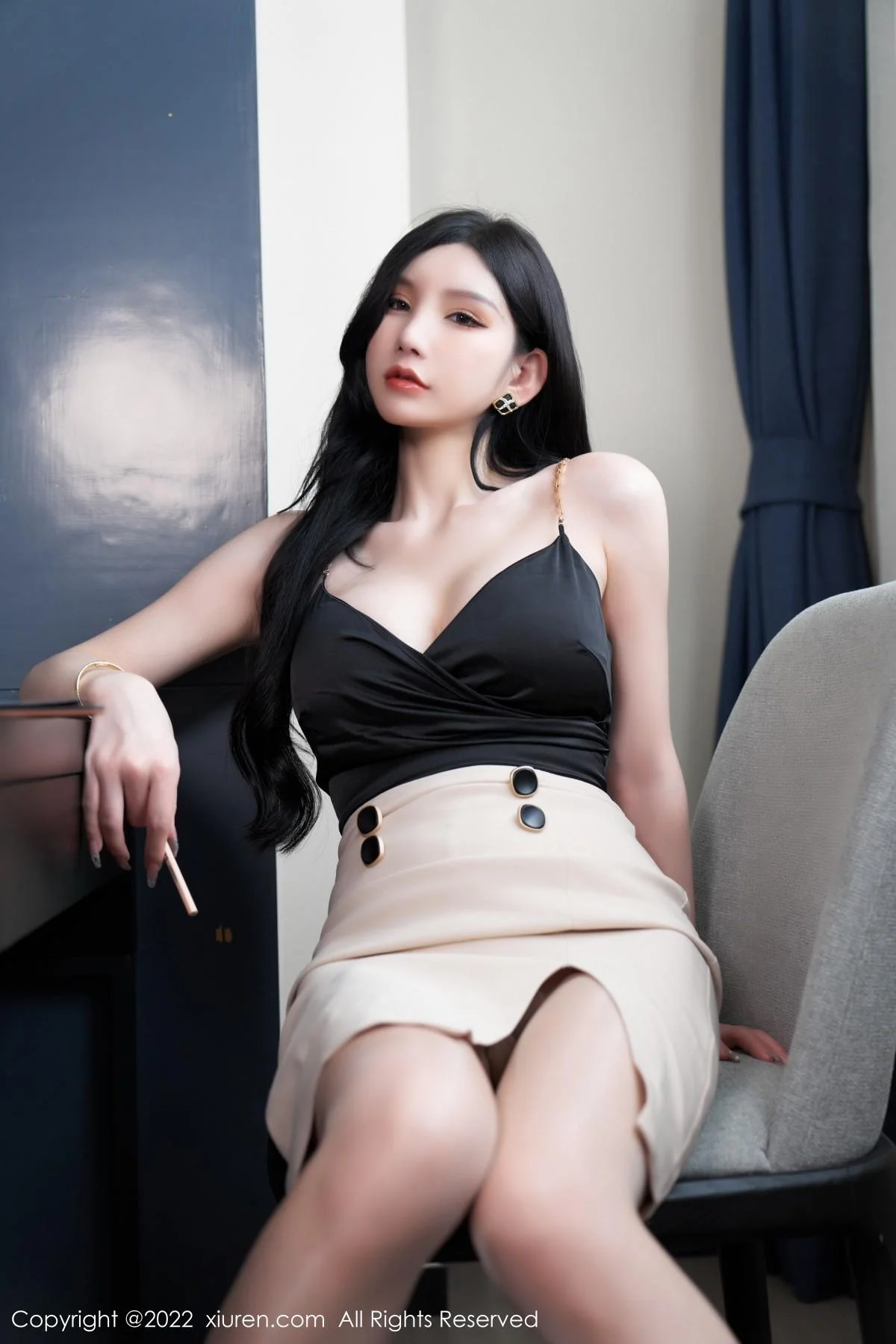 周于希Sally私房黑色低胸服饰半脱露傲人豪乳遮点绝美写真 第 55 张