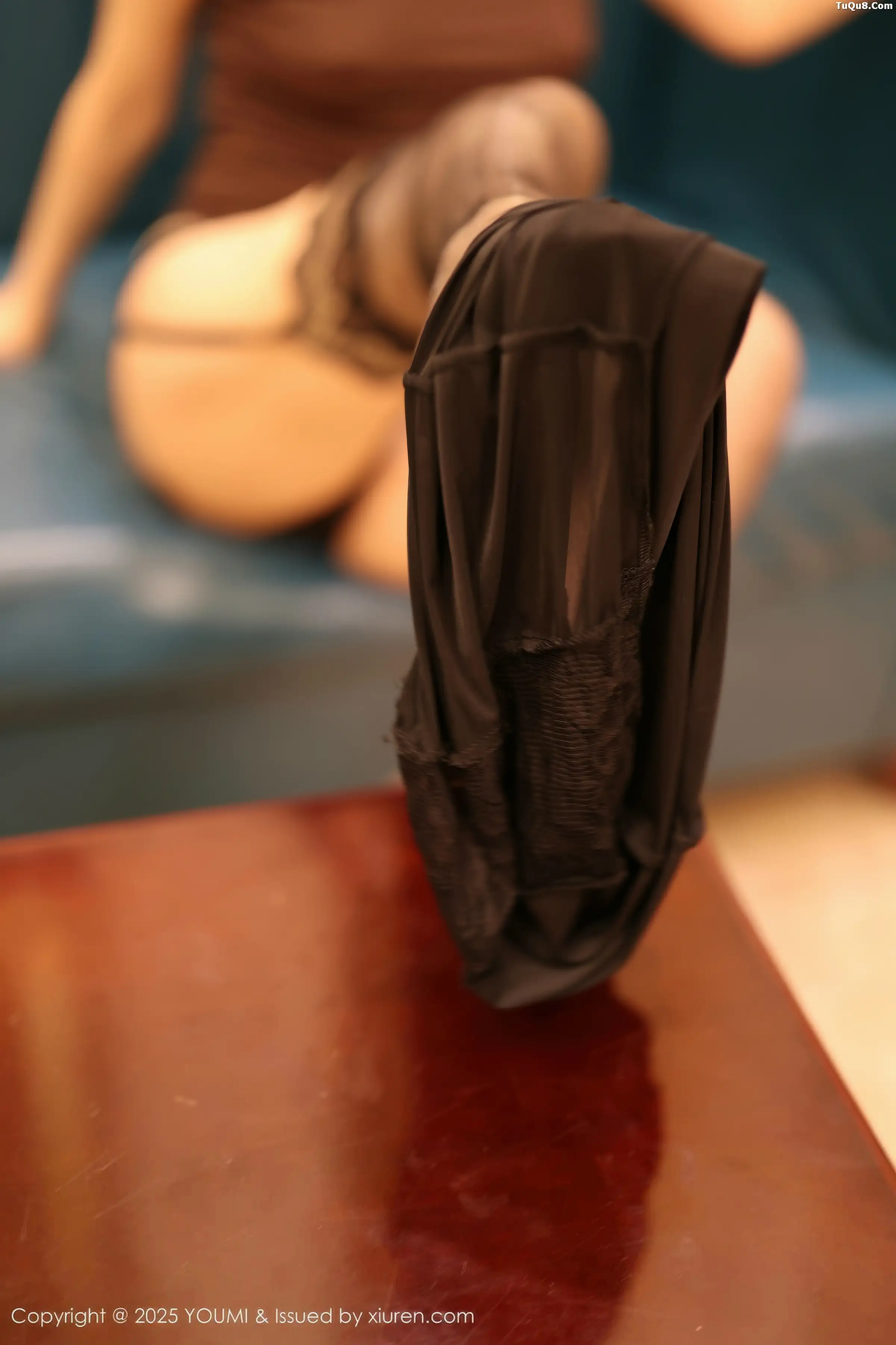 Twins-桃桃性感黑色西服配黑丝吊袜秀曼妙身姿迷人绝美写真 第 121 张