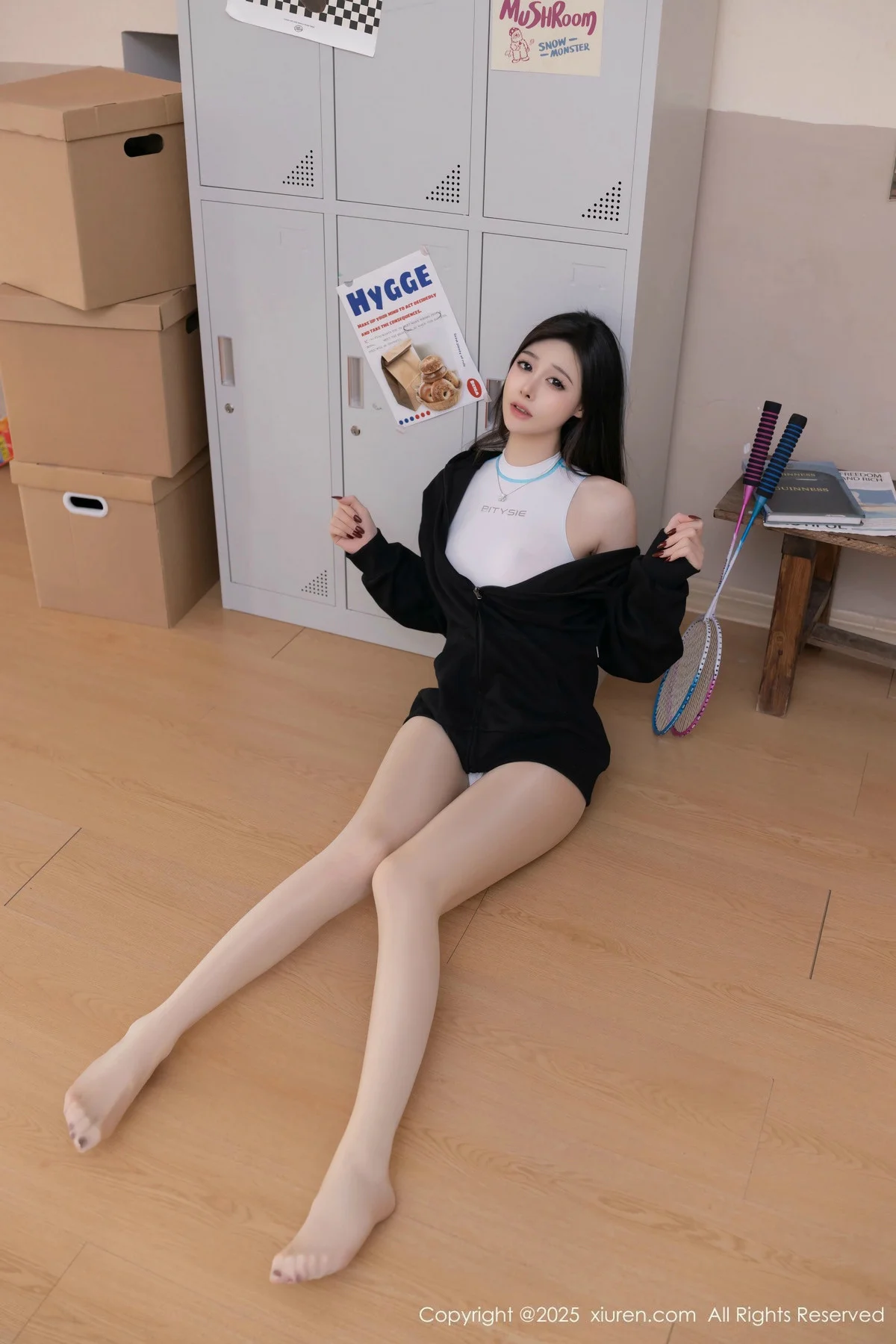 小逗逗性感白色高叉连体衣配超薄肉丝秀曼妙身材绝美写真 第 5 张