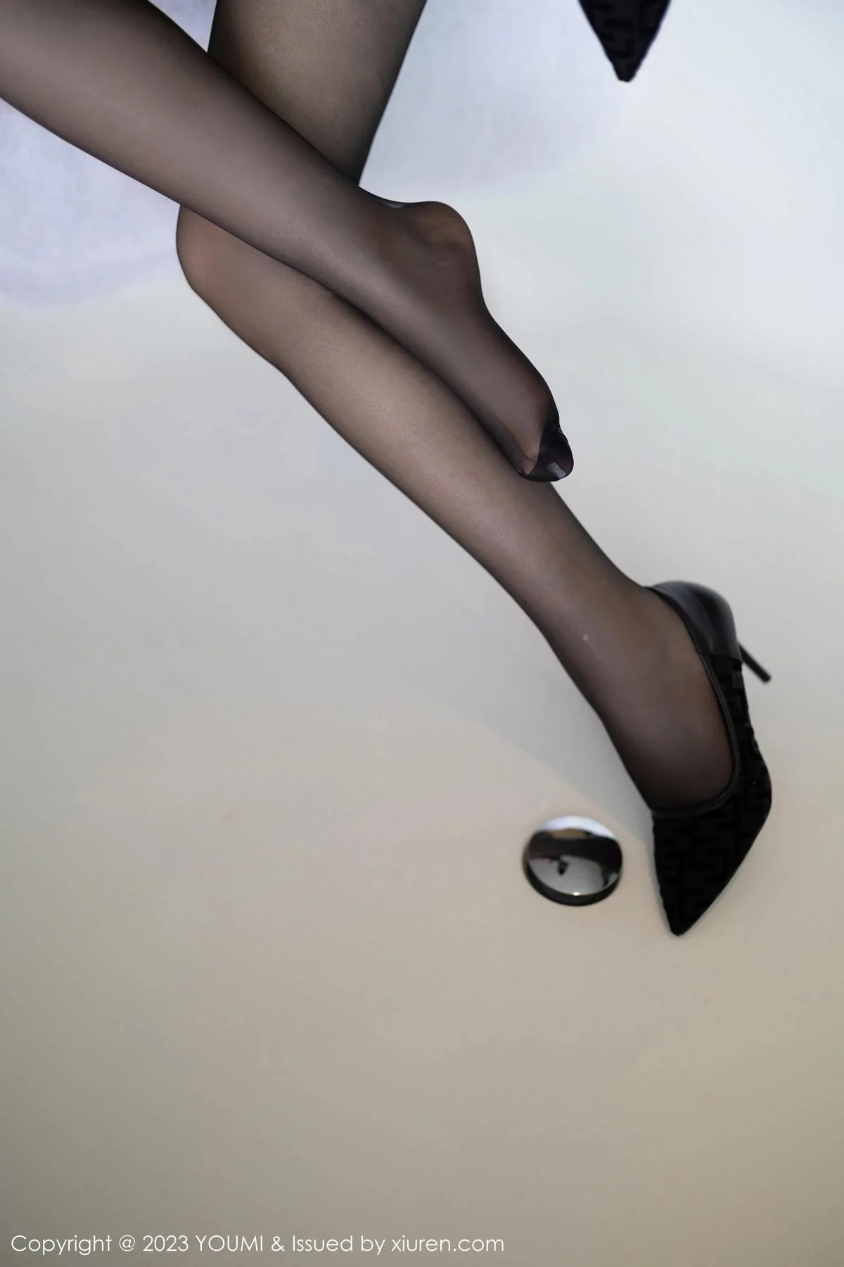 Carol周妍希性感咖啡连衣裙配超薄黑丝秀丰满身材绝美写真 第 57 张