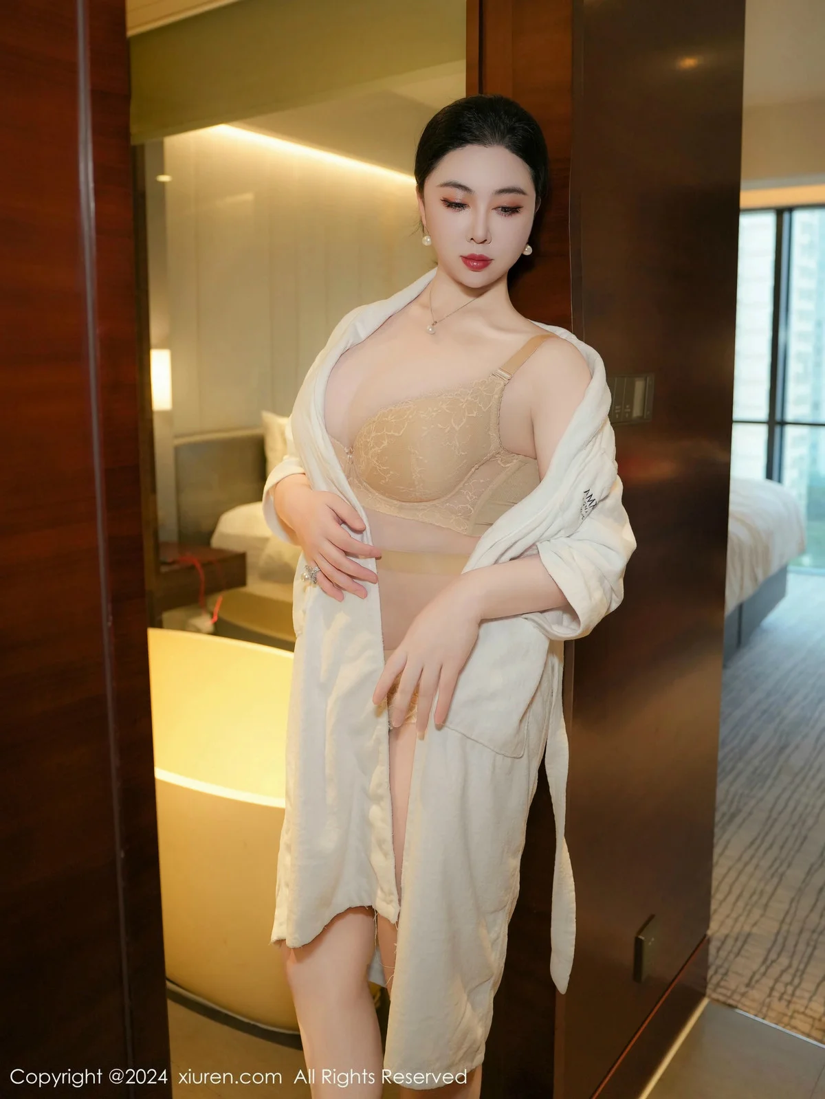 风景尤美性感黄灰色内衣配超薄肉丝秀丰满身材惹火绝美写真 第 15 张