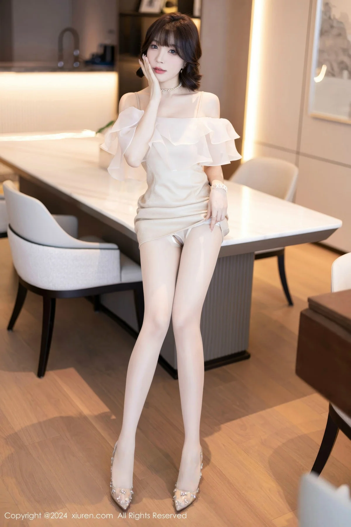 徐莉芝Booty性感浅色连衣短裙+黑色情趣内衣迷人绝美写真 第 43 张