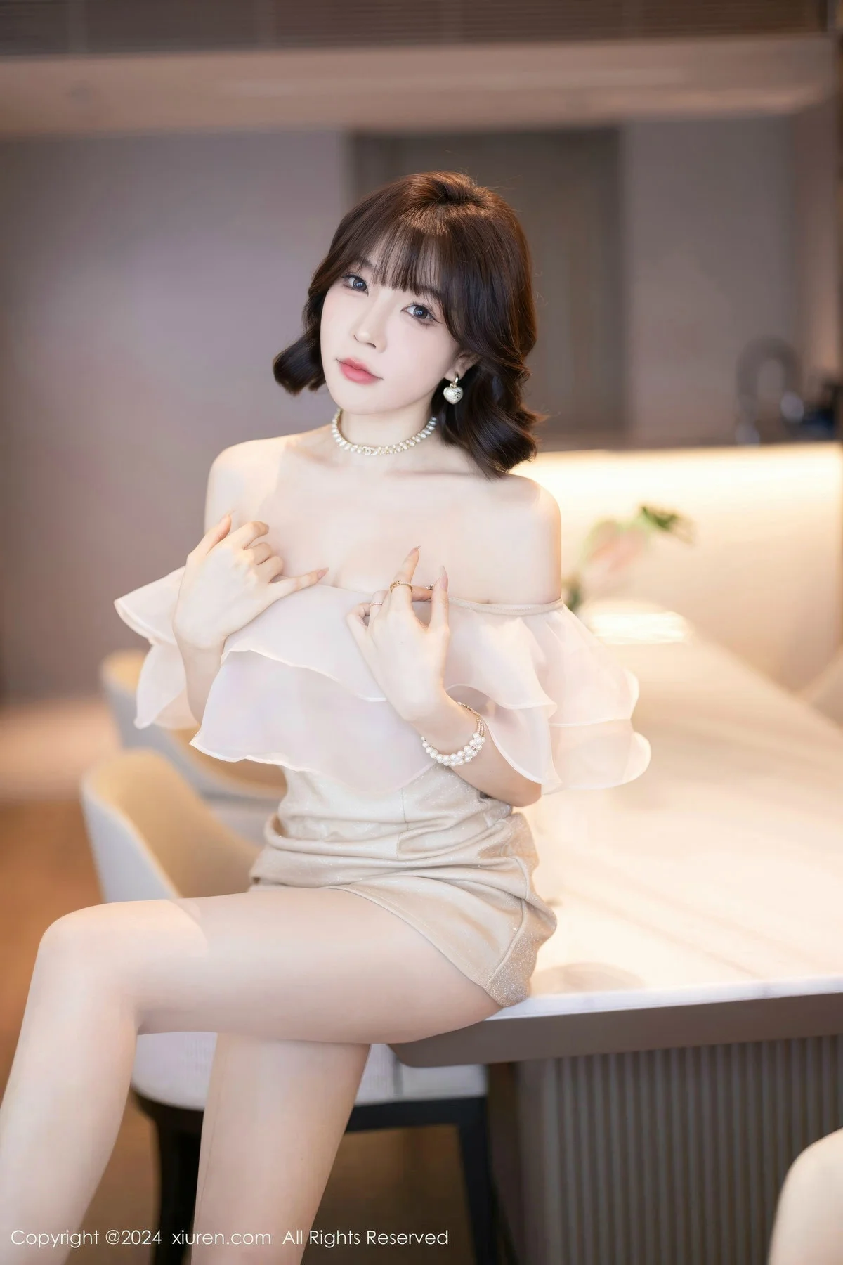 徐莉芝Booty性感浅色连衣短裙+黑色情趣内衣迷人绝美写真 第 46 张