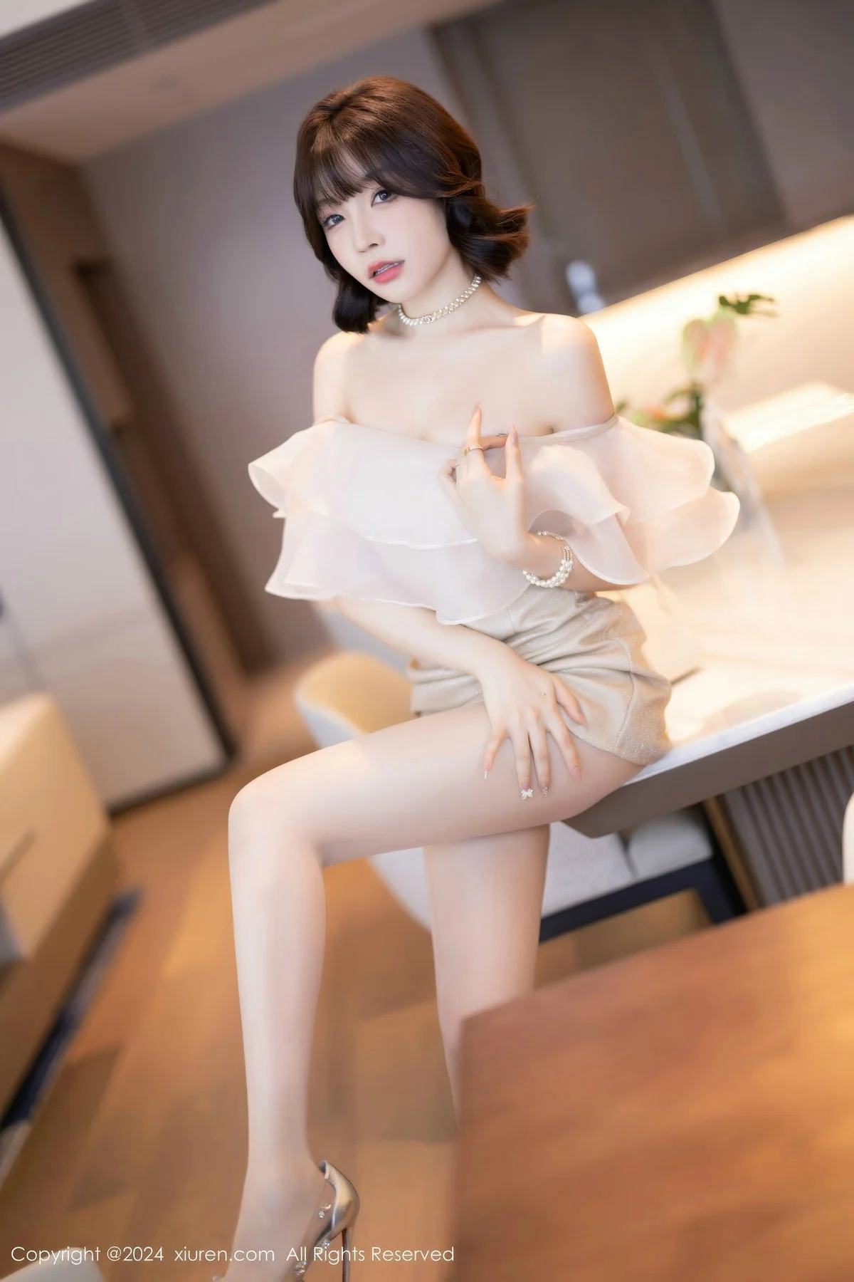 徐莉芝Booty性感浅色连衣短裙+黑色情趣内衣迷人绝美写真 第 48 张