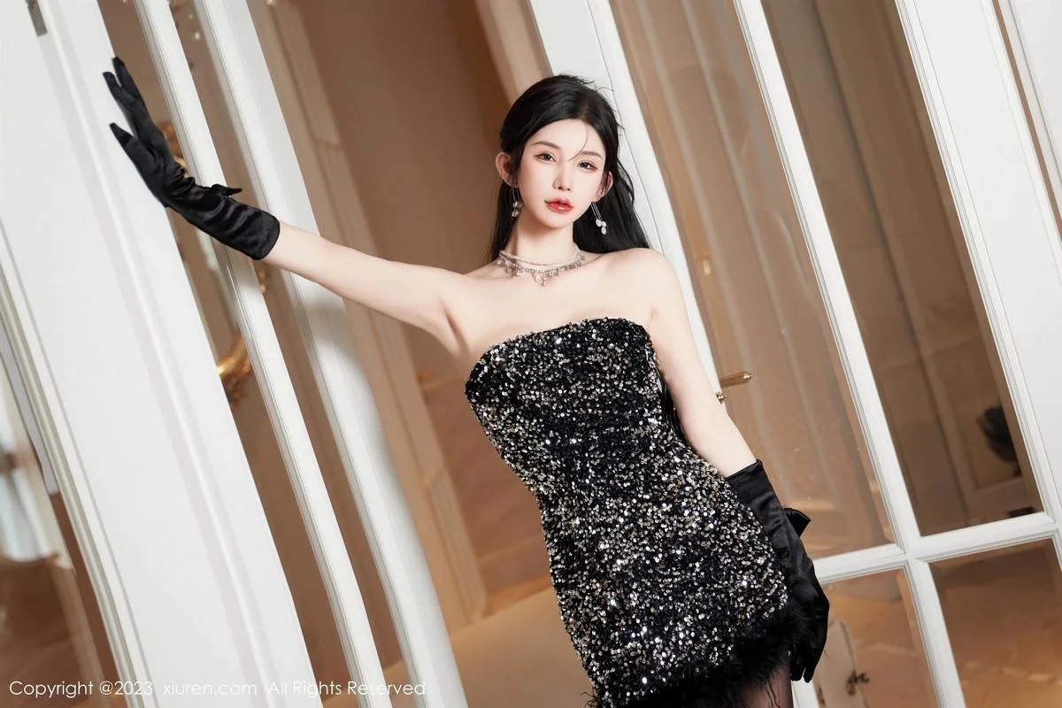 周于希Sally性感黑色低胸短裙配超薄油亮黑丝惹火绝美写真 第 13 张